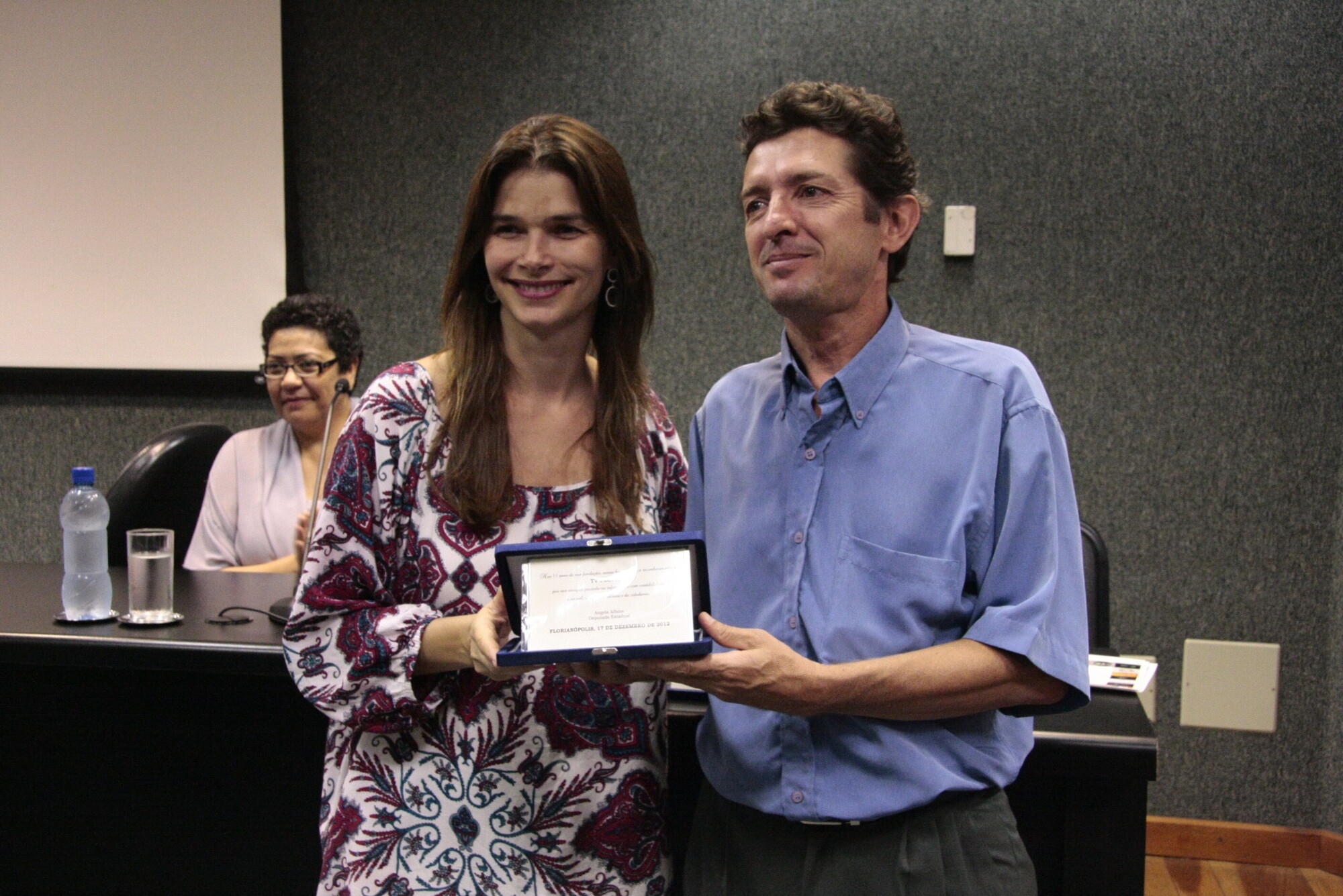 TV Floripa é homenageada na Alesc