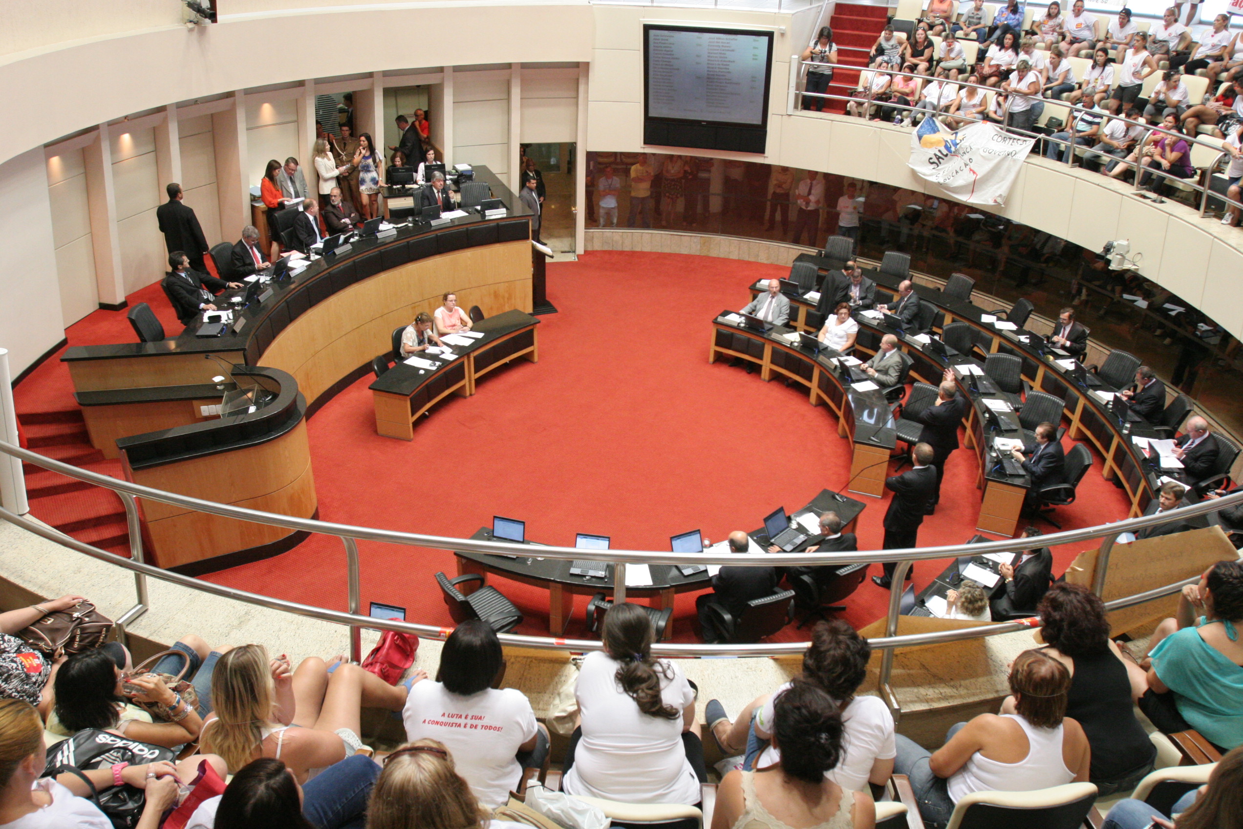 Sessão Ordinária - Plenário Osni Régis - Foto: Carlos Kilian