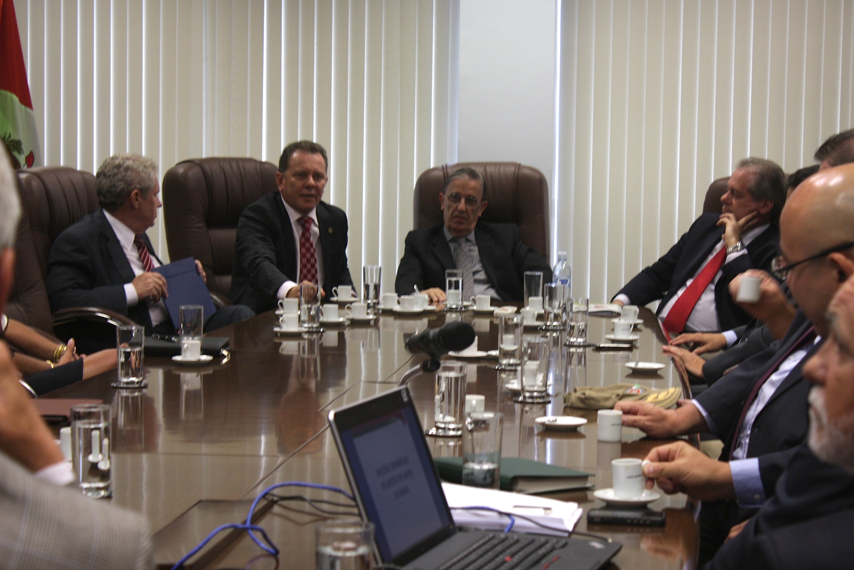 Reunião dos Poderes sobre os atentados - Foto: Silvio Gomes