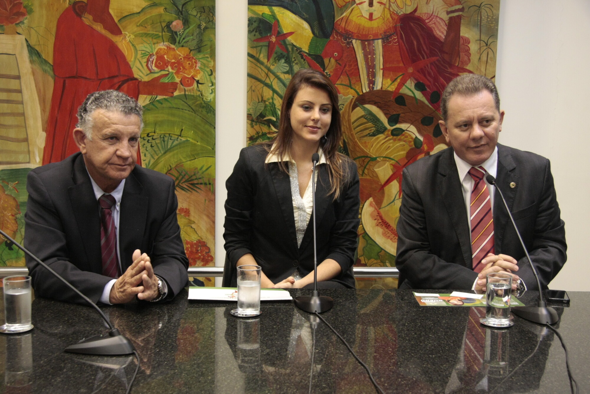 Candidata ao Parlamento italiano visita Assembleia Legislativa