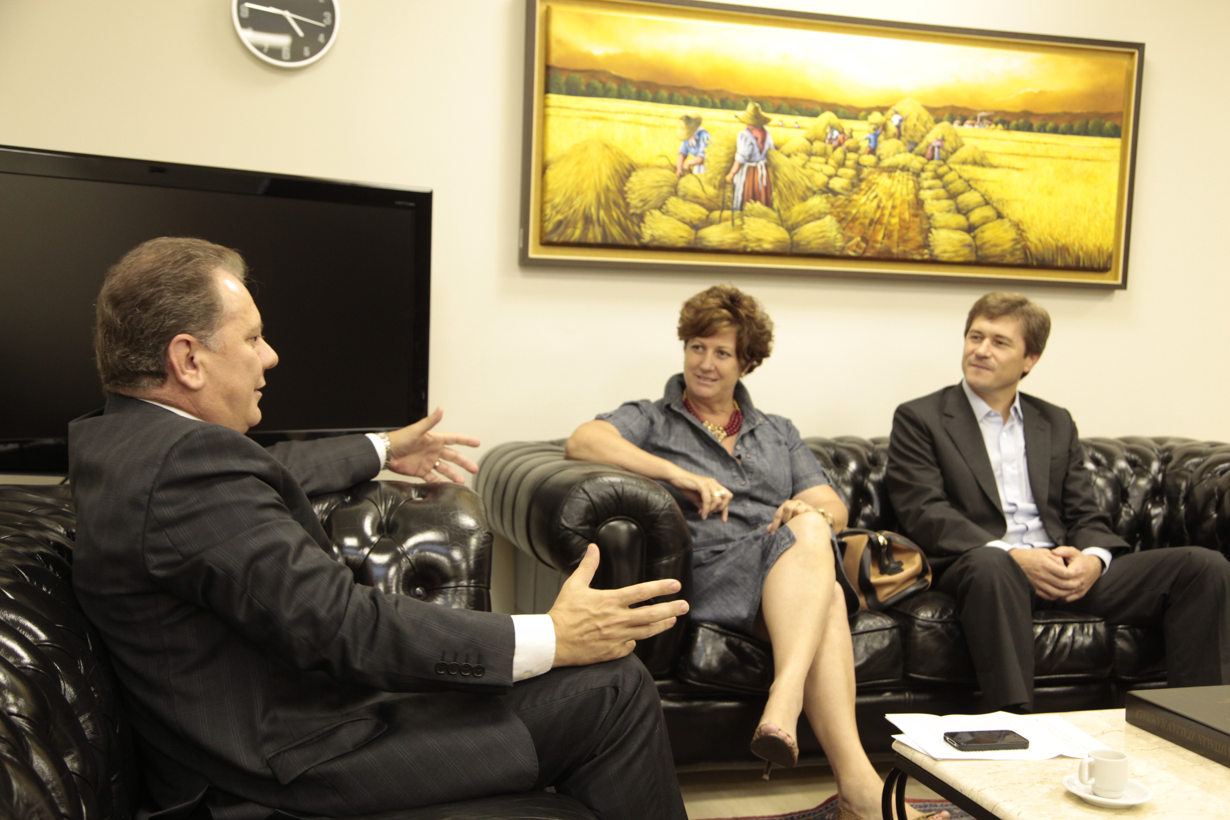 APAE – Presidente da APAE-Florianópolis, Arlete Torri, em visita à presidência da ALESC