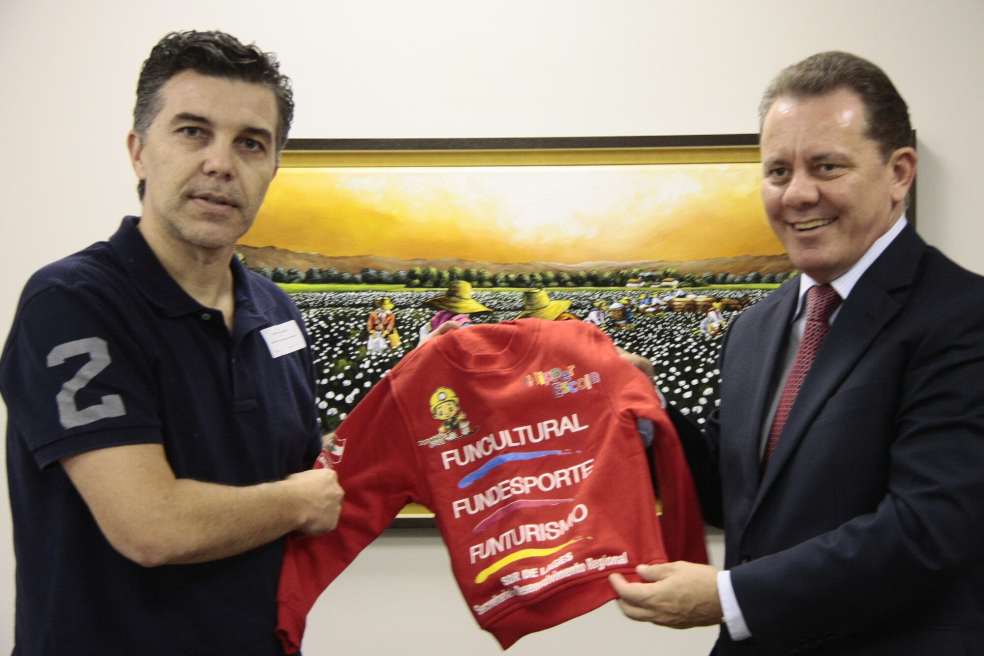 Técnico campeão mundial de futsal visita presidente da Assembleia