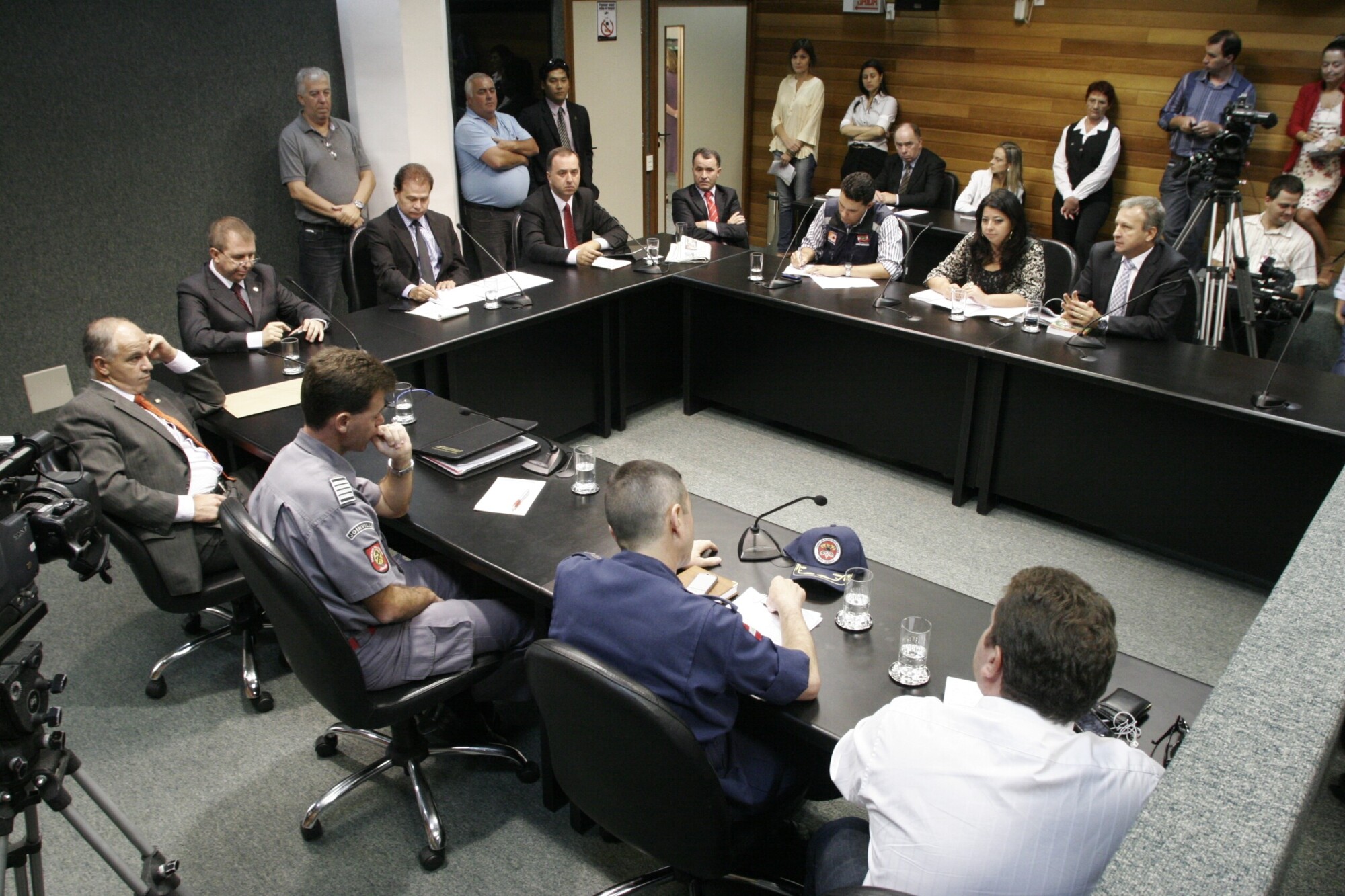 Bancadas definem nomes para comissões; PMDB anuncia nesta quarta