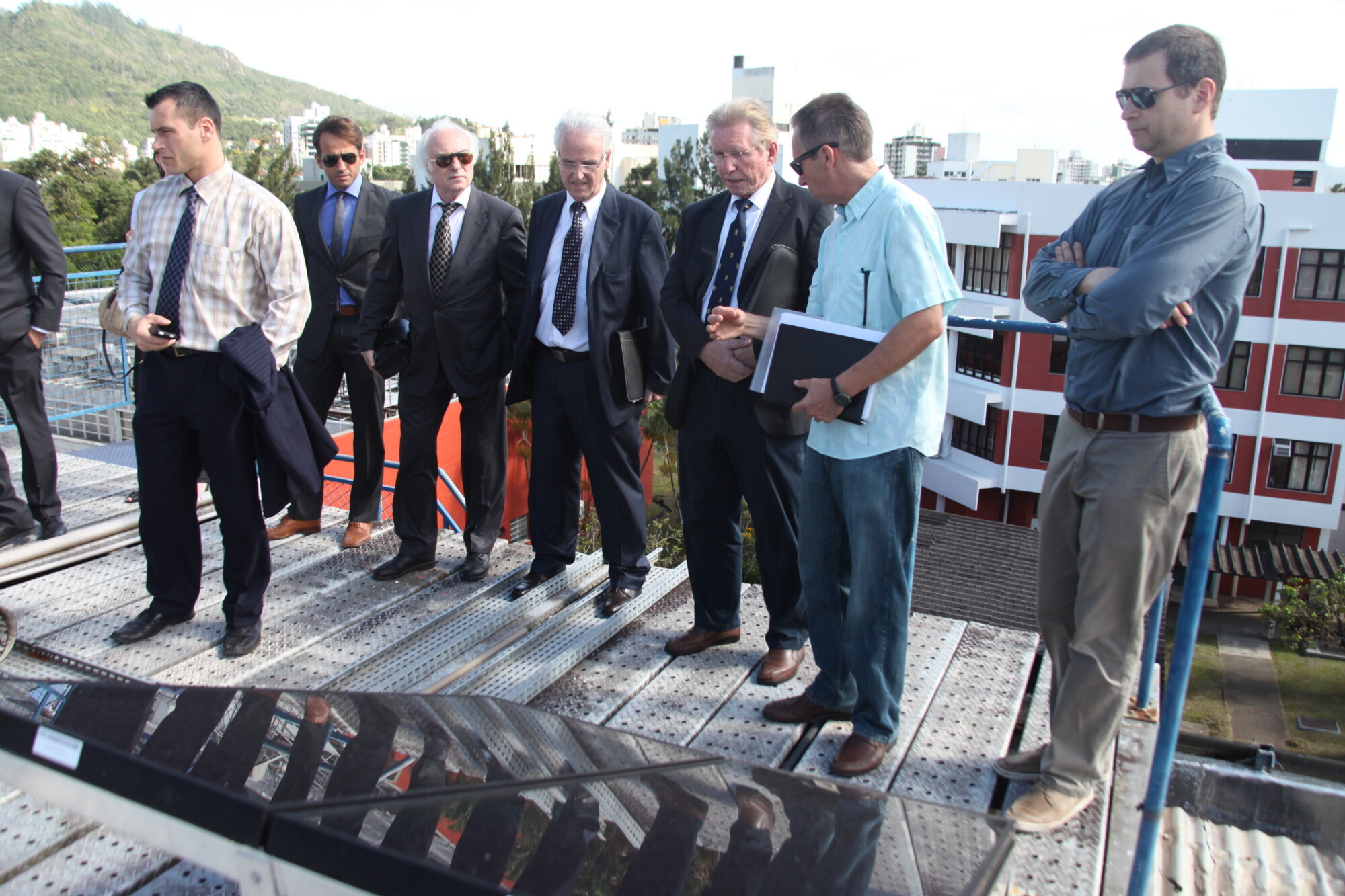 Empresários austríacos visitam grupo de pesquisa em energia solar da UFSC