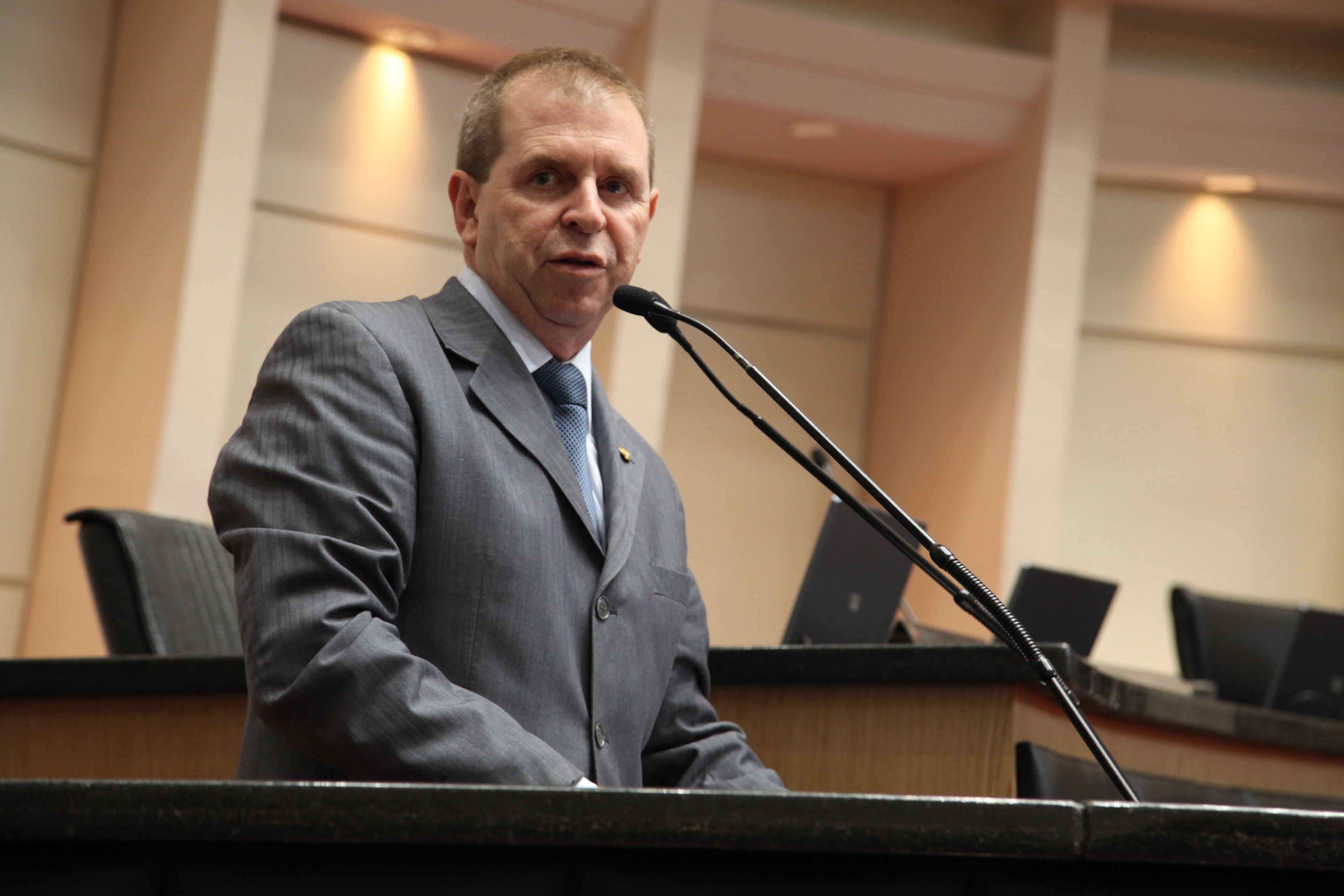 Sessão Ordinária - Plenário Osni Régis. Deputado Maurício Eskudlark (PSD).  Foto: Miriam Zomer