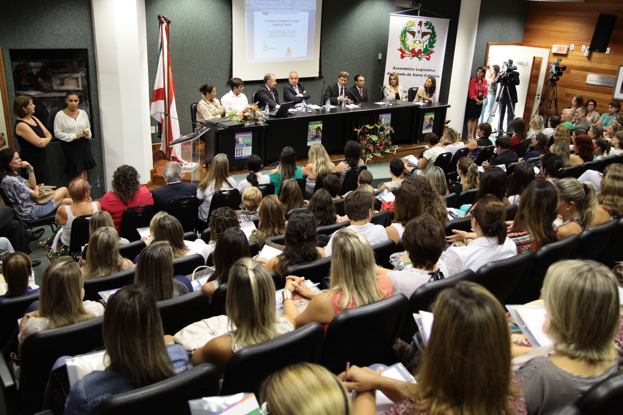 Fórum debate tecnologias genéticas para diagnóstico de doenças raras