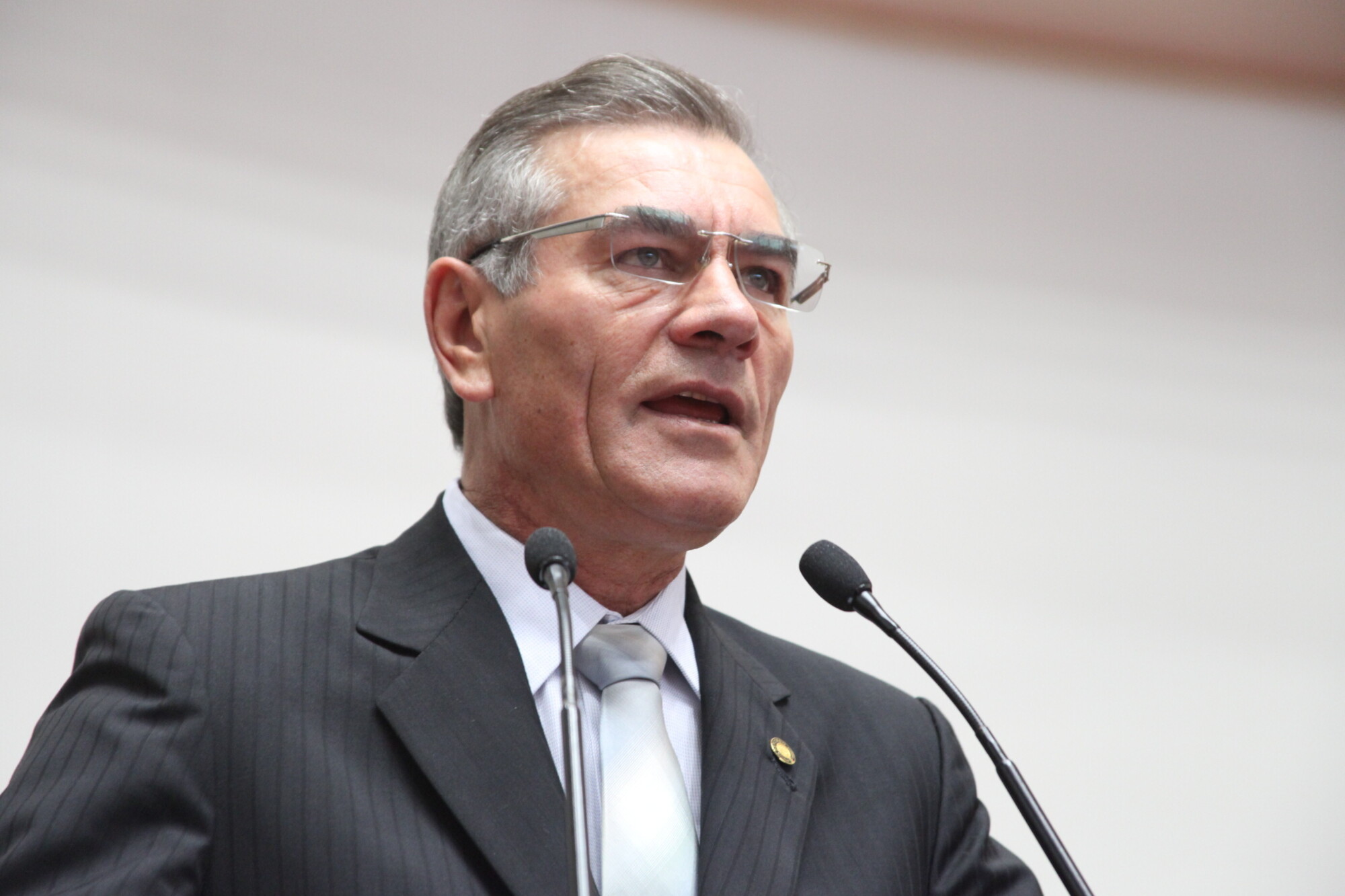 Silvio Dreveck pede agilidade no projeto para construção de ferrovia em SC