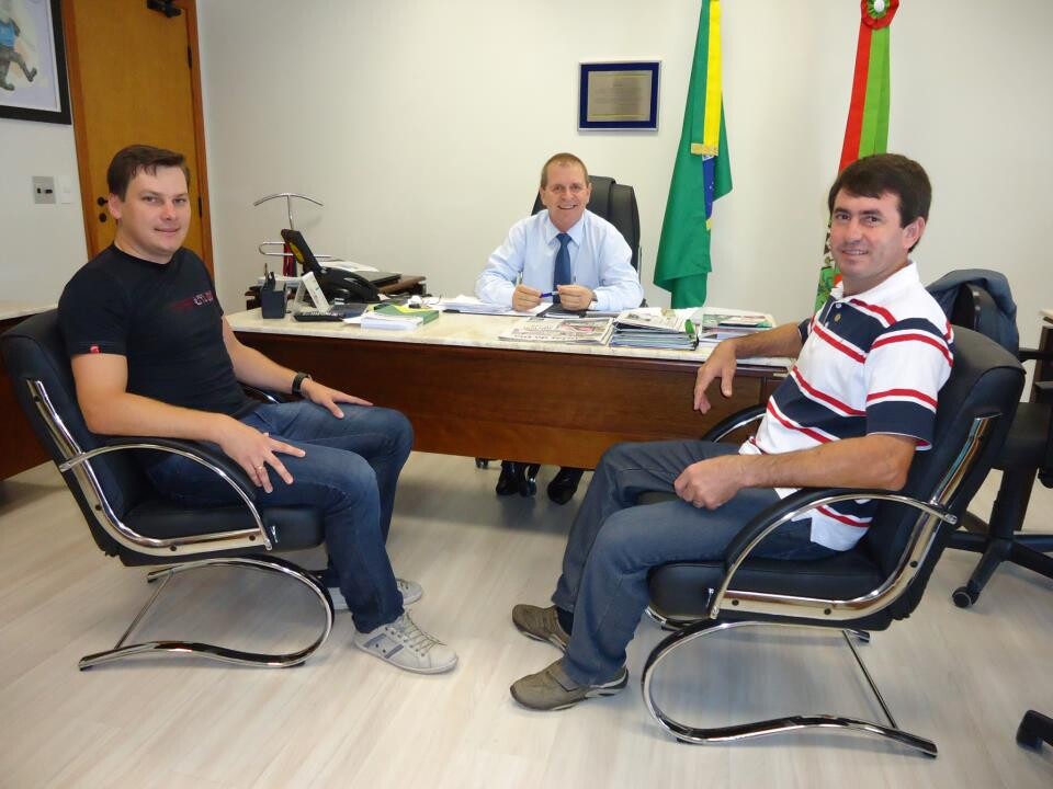 Prefeito Enoí e secretário de Administração Jackson de Tunápolis