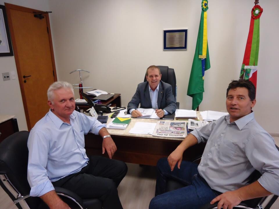 Prefeitos Darci Frizon de Barra Bonita e Ari Prestes de Anchieta