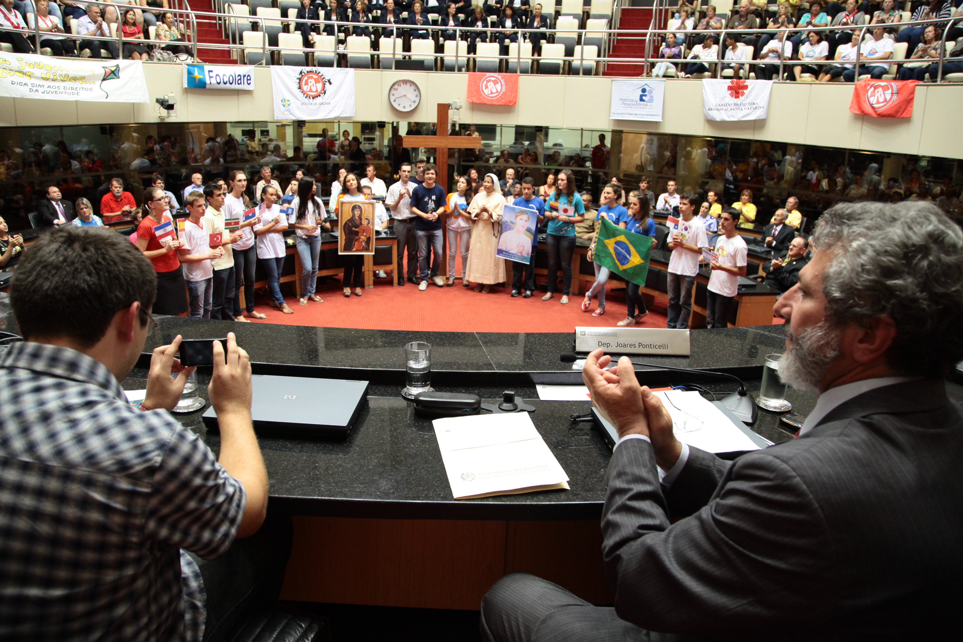 Sessão Especial em comemoração à Campanha da Fraternidade 2013, com o tema Fraternidade e Juventude. Foto: Miriam Zomer