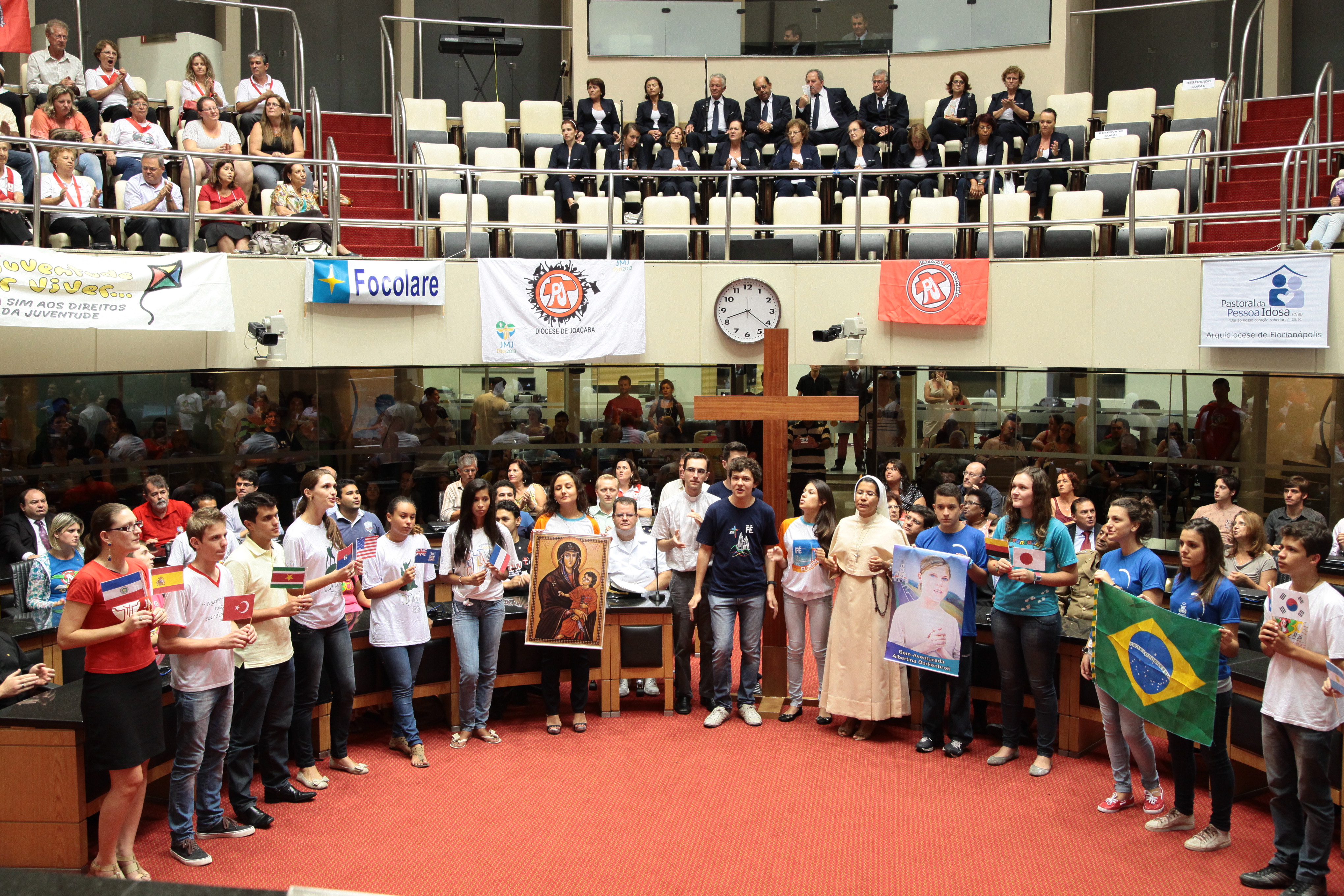 Sessão Especial em comemoração à Campanha da Fraternidade 2013, com o tema Fraternidade e Juventude. Foto: Miriam Zomer