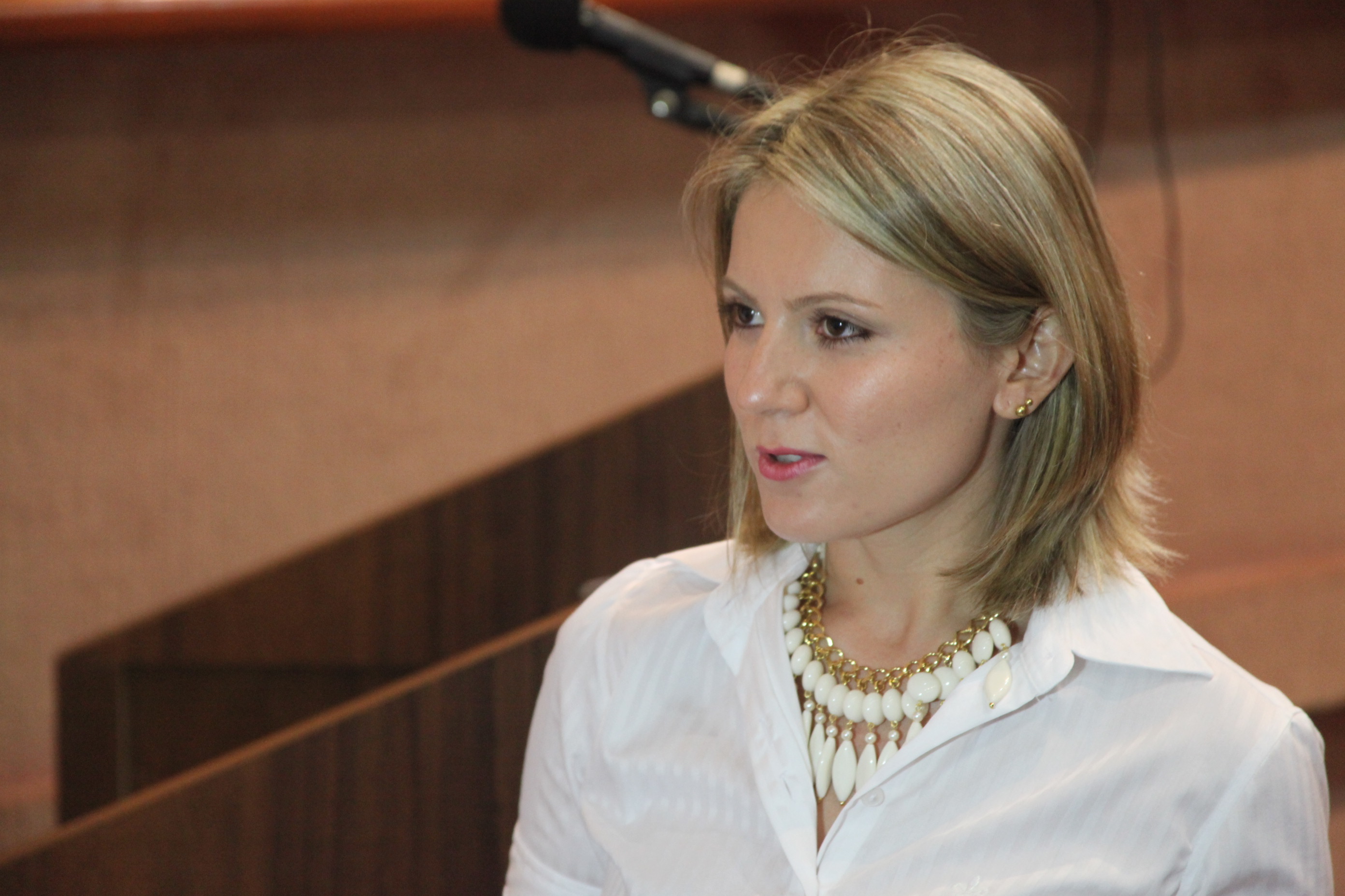 Projeto OAB Vai à Escola - Presidente da comissão organizadora Ana Paula Travisan