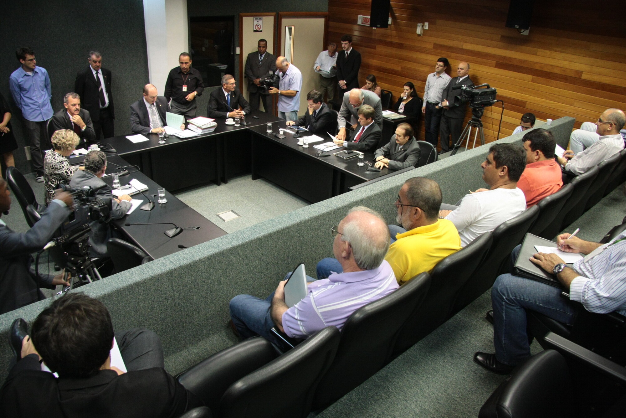 Comissão de Constituição e Justiça aprova reajuste para o magistério