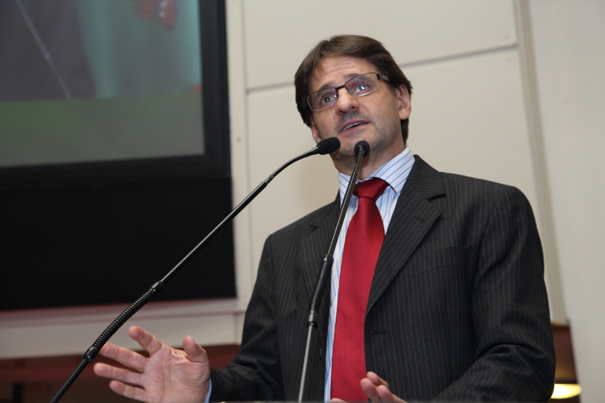 Saretta é relator do Projeto de Lei que aumenta o salário mínimo estadual