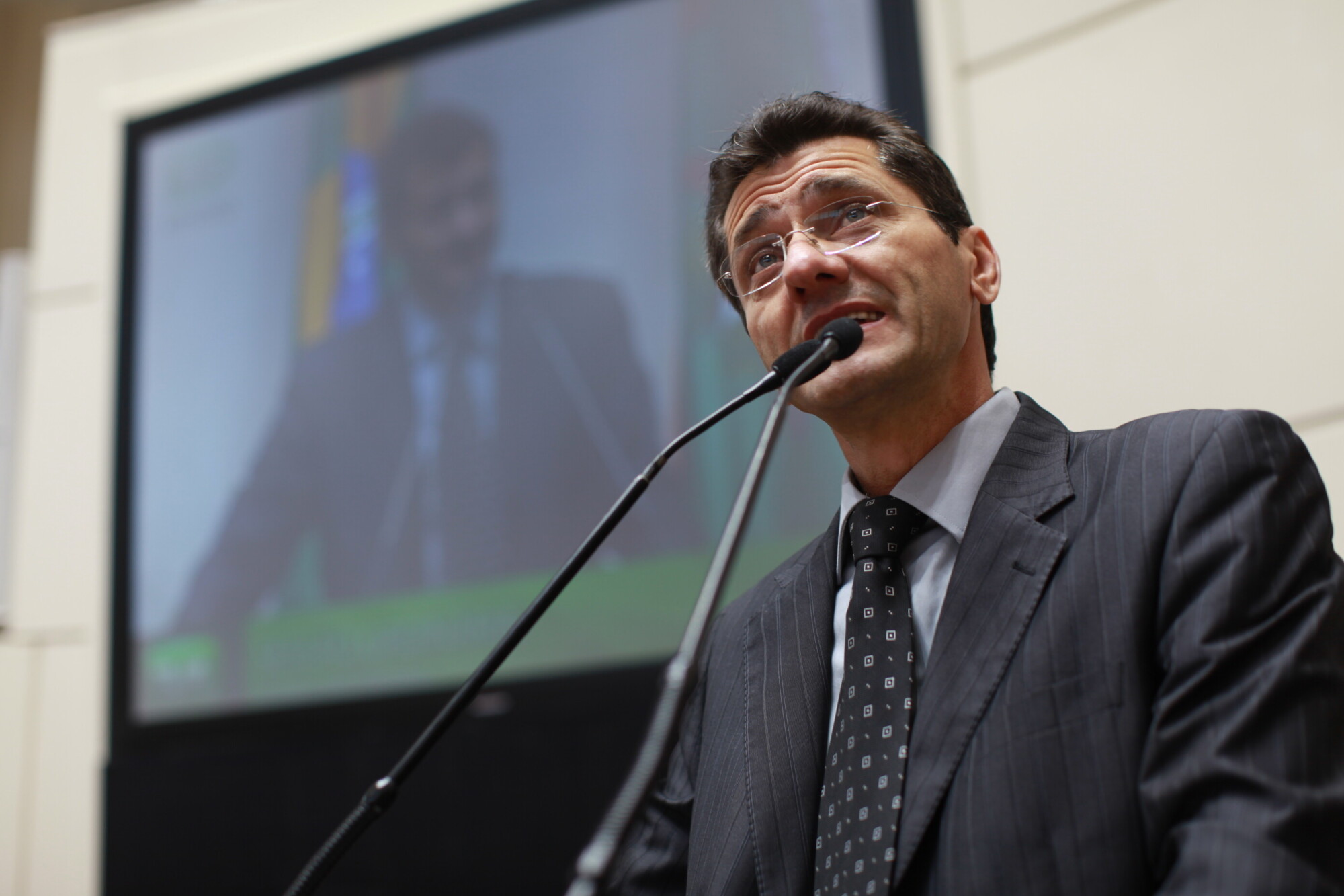Proposta aprovada na Assembleia garante direito às pessoas com deficiência visual