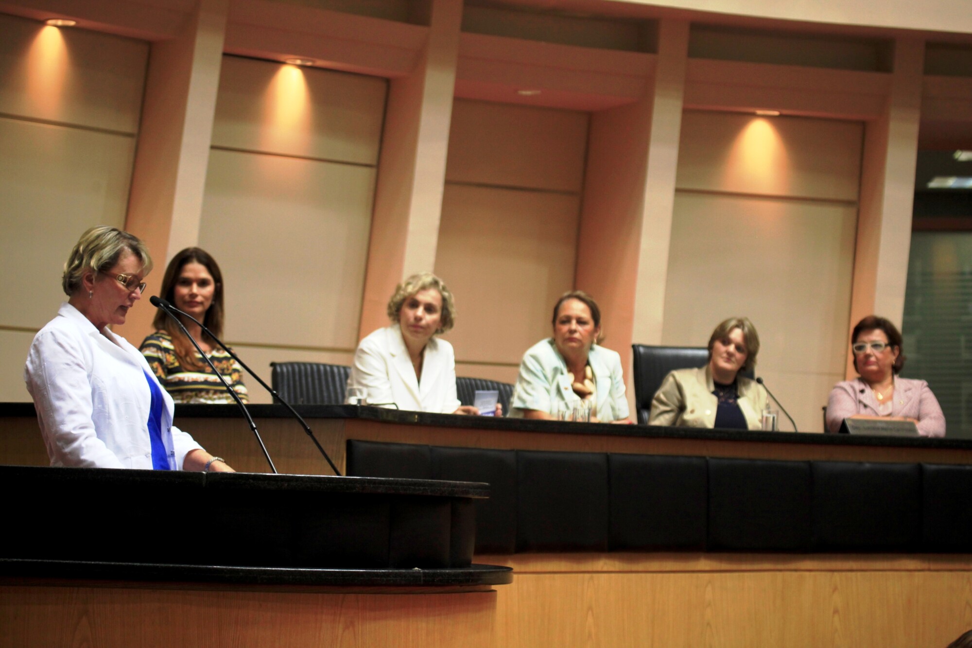 Legislativo celebra Dia da Mulher homenageando ex-deputadas
