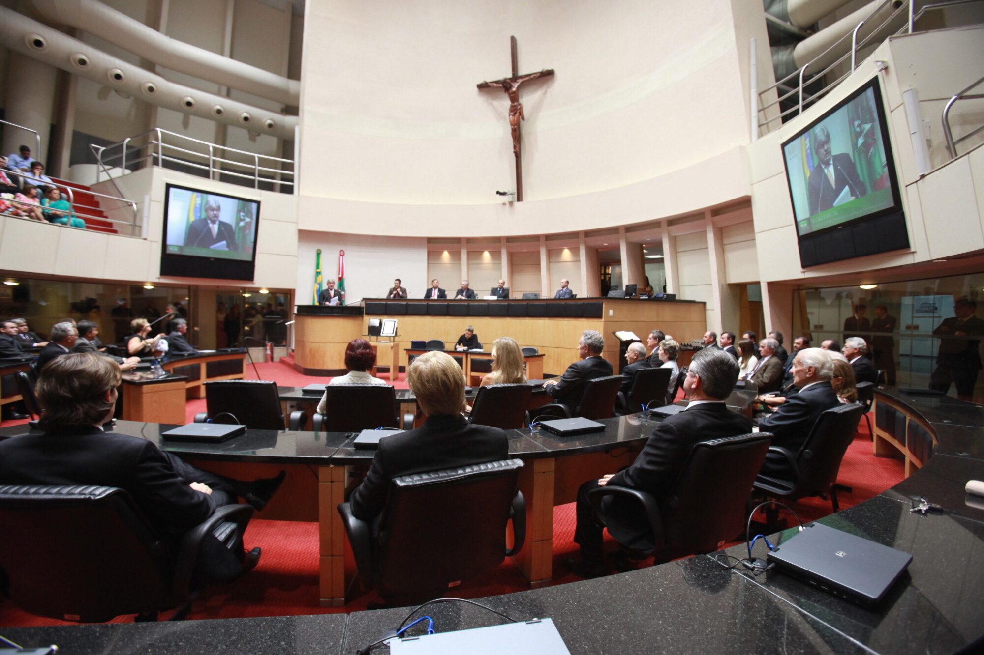 CREA/SC recebe homenagem na Assembleia
