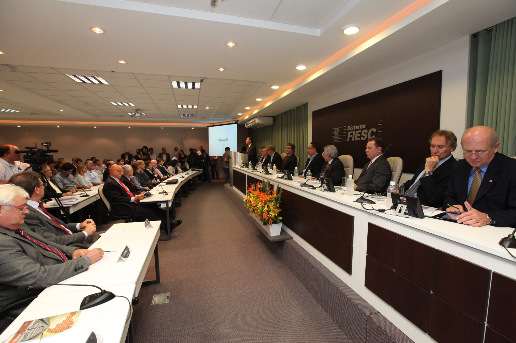 Fórum discute expansão de ferrovias em SC