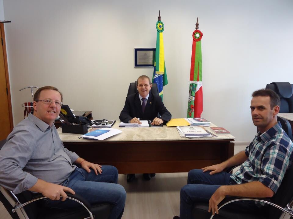 Deputado Mauricio Eskudlark (PSD) com o prefeito eleito de Campo Erê, Rudimar e o vereador Chiquinho