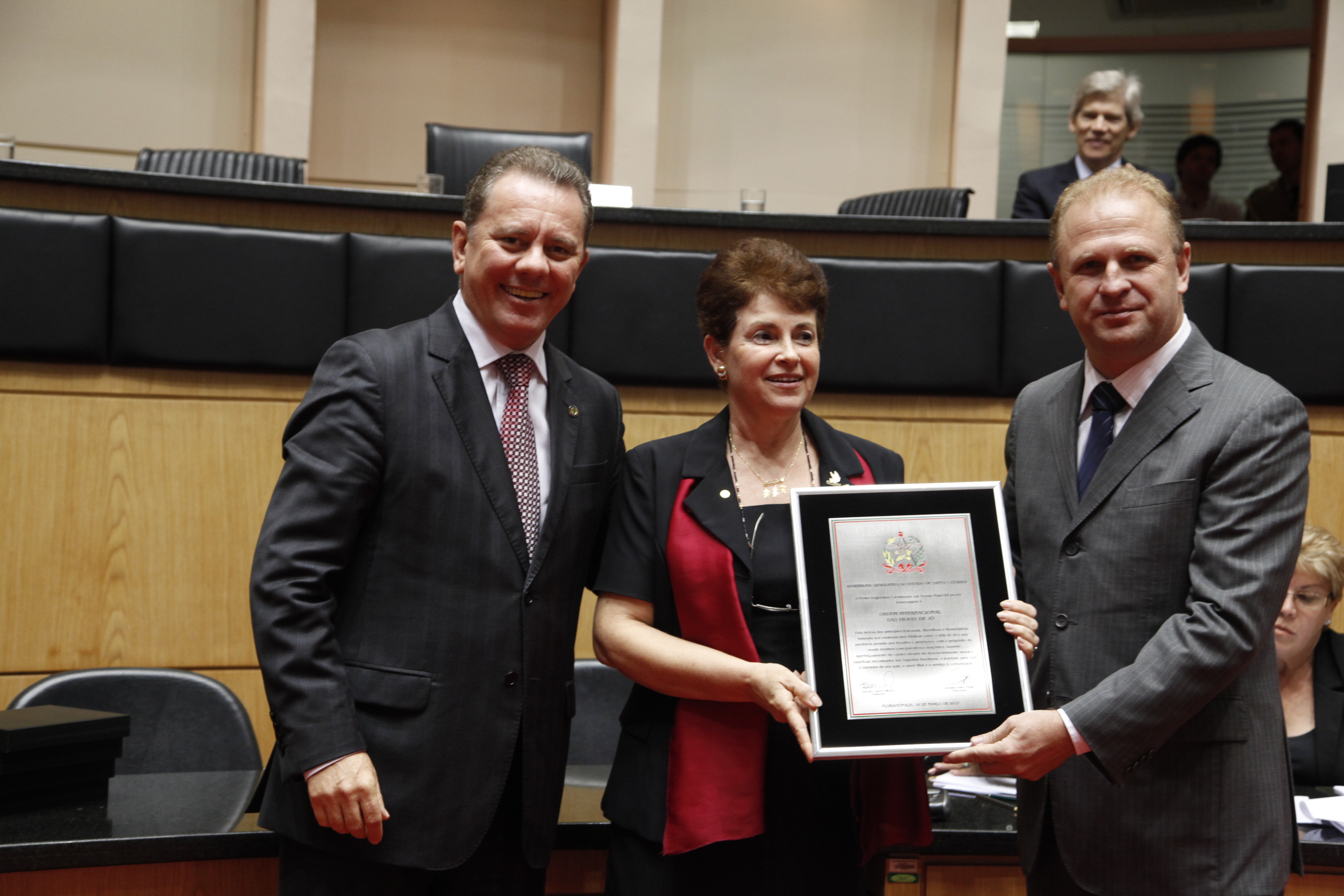 Sessâo Especial em Homenagem as Filhas de Jó  Maria Beatriz Rodrigues Pantanalli recebe Homenagem   Foto Carlos Kilian
