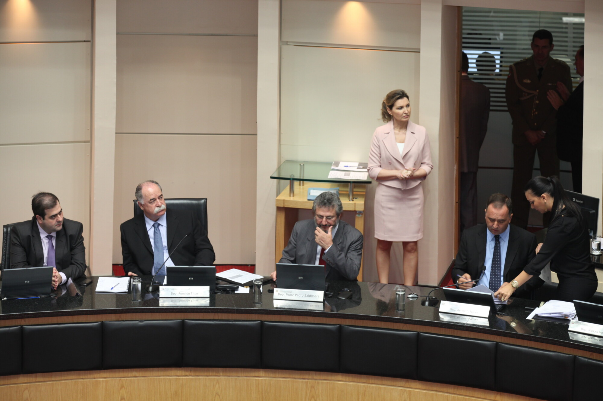 Transferências de crianças na ala oncológica do Hospital Infantil acirram debate