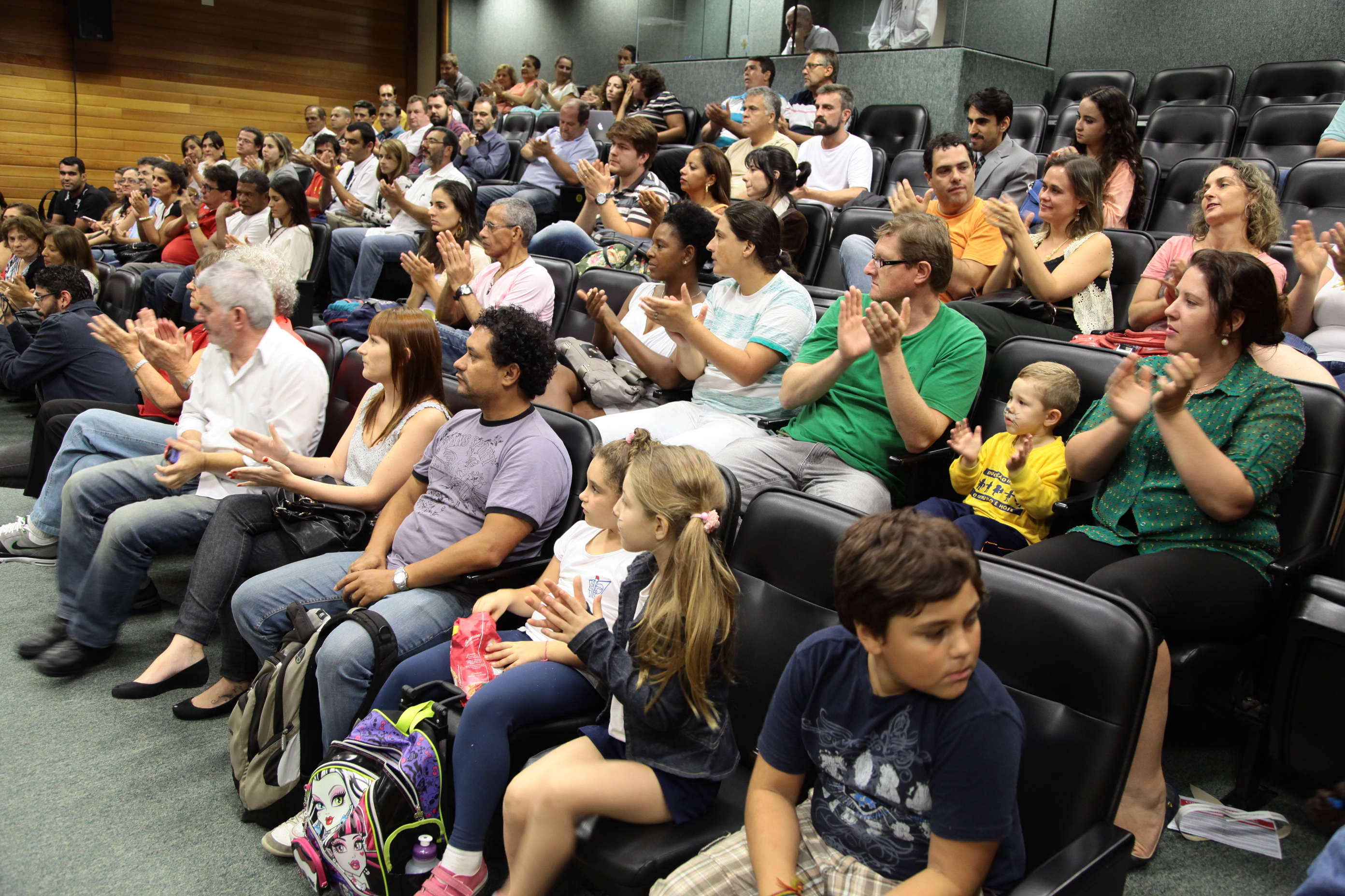 Sessão Especial em homenagem aos 91 anos do Partido Comunista do Brasil - PCdoB. Foto: Miriam Zomer