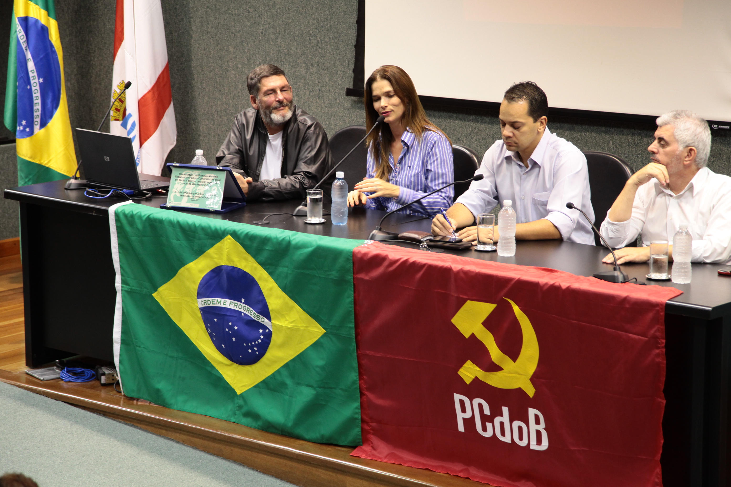 Sessão Especial em homenagem aos 91 anos do Partido Comunista do Brasil - PCdoB. Foto: Miriam Zomer