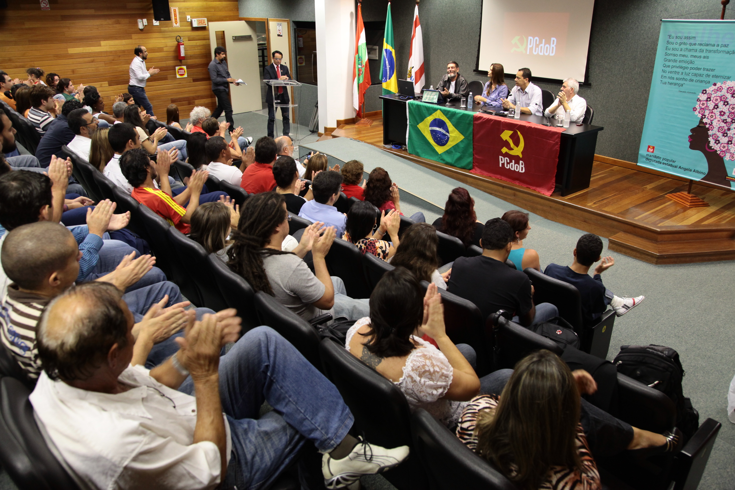 Sessão Especial em homenagem aos 91 anos do Partido Comunista do Brasil - PCdoB. Foto: Miriam Zomer