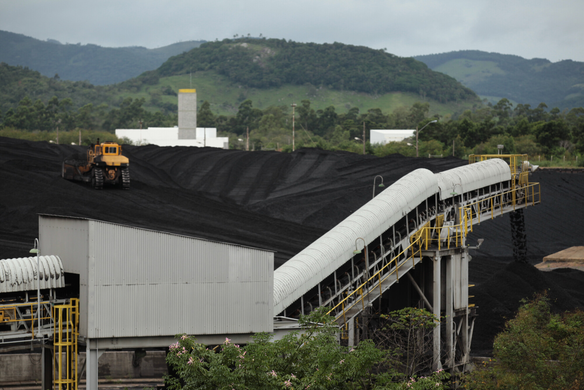 Carvão mineral: fonte segura de energia elétrica para todo o Brasil