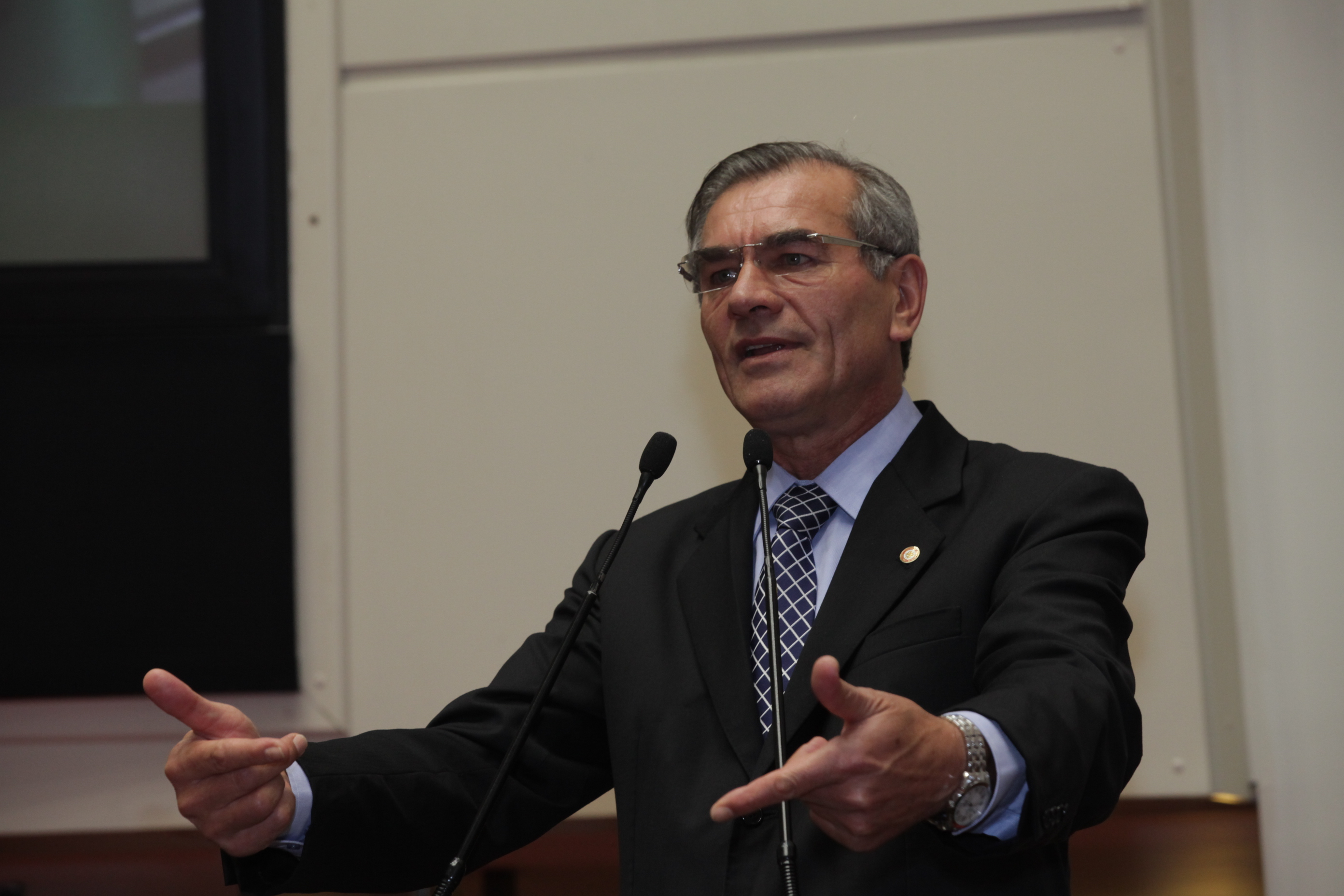 Sessão Ordinária Plenário Osni Régis. Deputado Silvio Dreveck