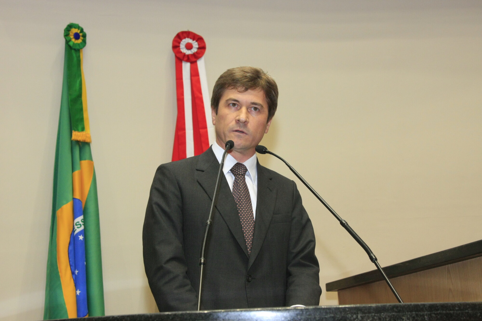 Deputado José Nei Ascari recebe troféu de responsabilidade social da Apae