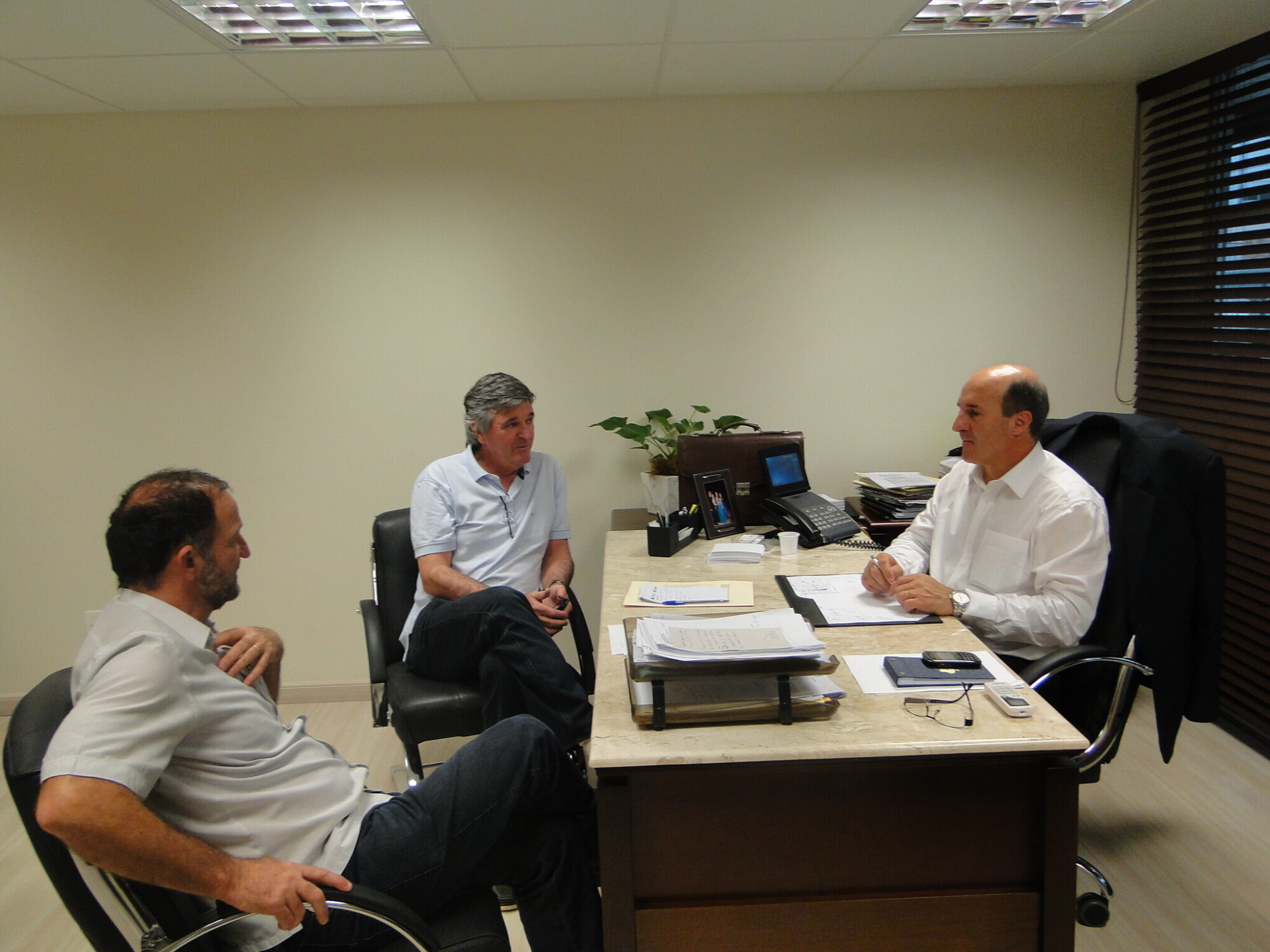 Deputado Zé Milton recebe prefeitos da Amurel