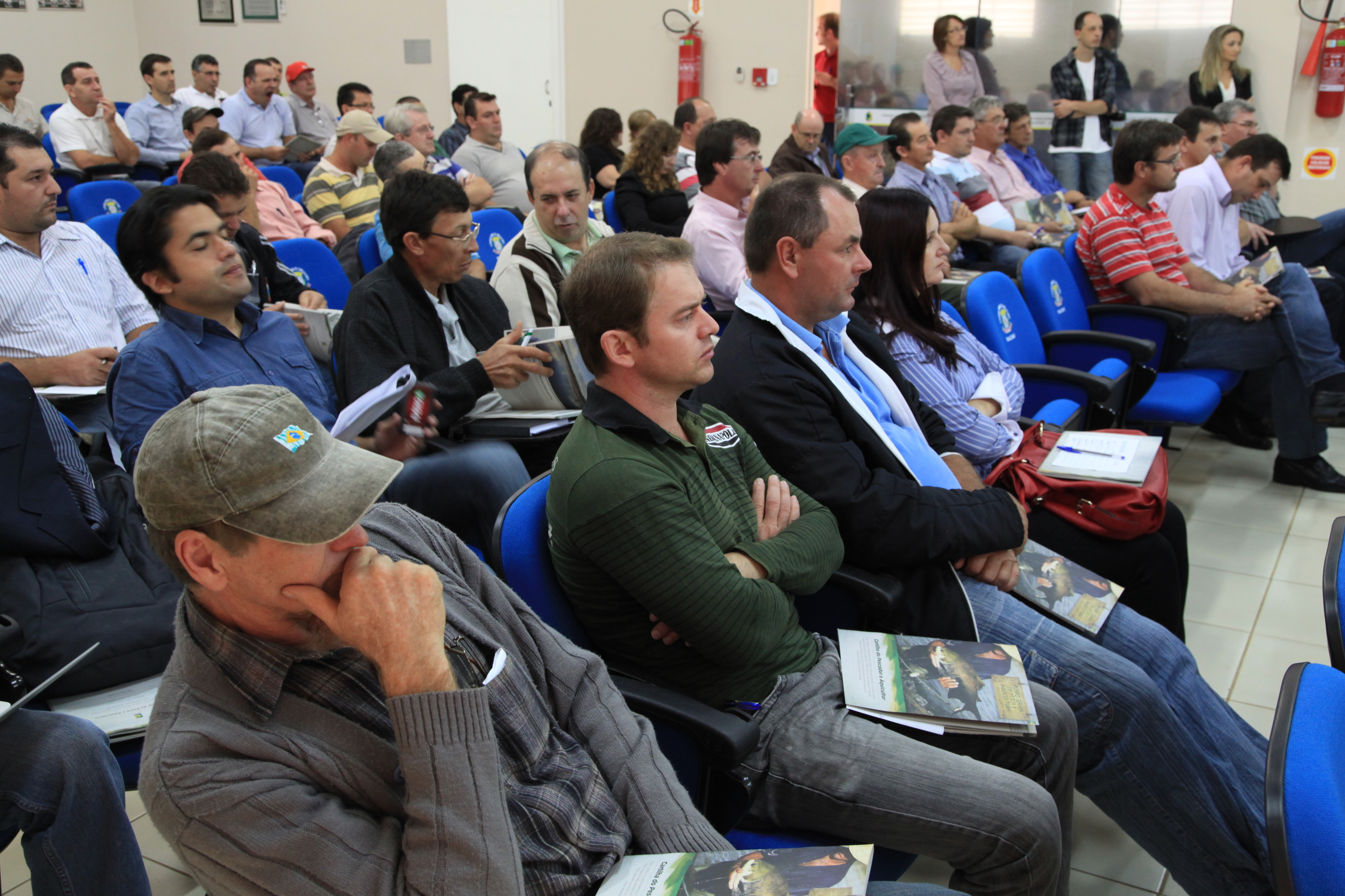 Comissão de Pesca e Aquicultura da Assembleia Legislativa realiza na cidade de Pinhalzinho, o seminário regional para debater o Plano Safra Pesca e Aqüicultura. Foto: Miriam Zomer