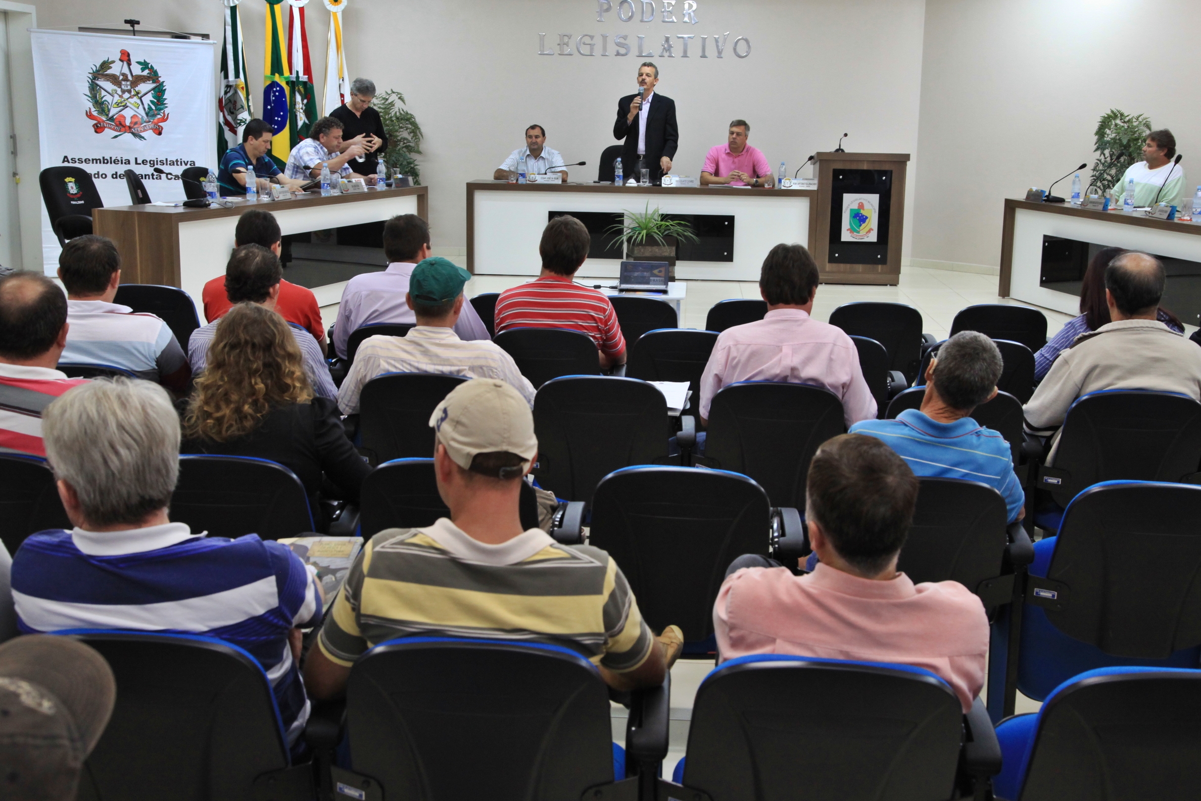 Comissão de Pesca e Aquicultura da Assembleia Legislativa realiza na cidade de Pinhalzinho, o seminário regional para debater o Plano Safra Pesca e Aqüicultura. Foto: Miriam Zomer