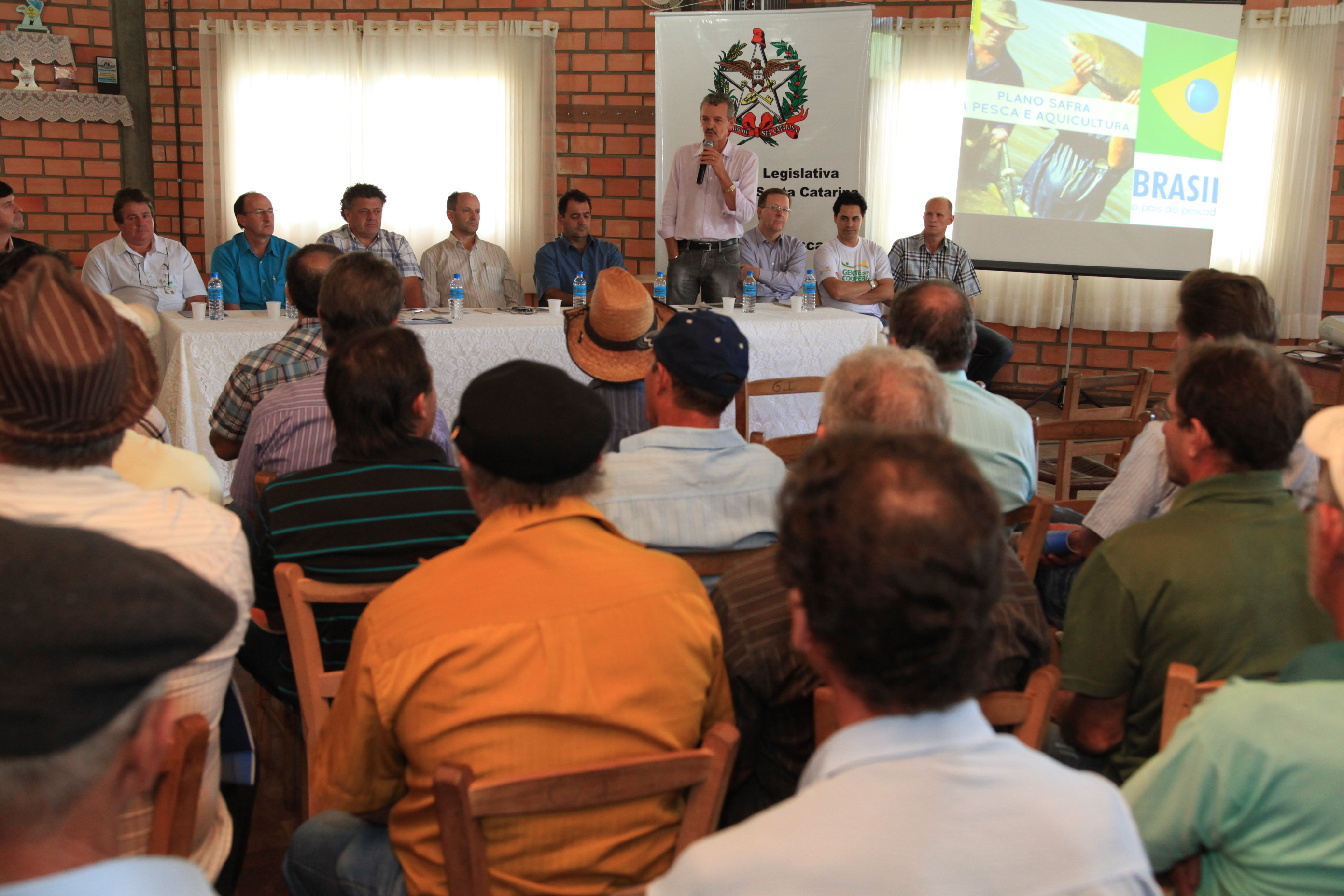Comissão de Pesca e Aquicultura da Assembleia Legislativa realiza na cidade de São Lourenço do Oeste, o seminário regional para debater o Plano Safra Pesca e Aqüicultura. Foto: Miriam Zomer