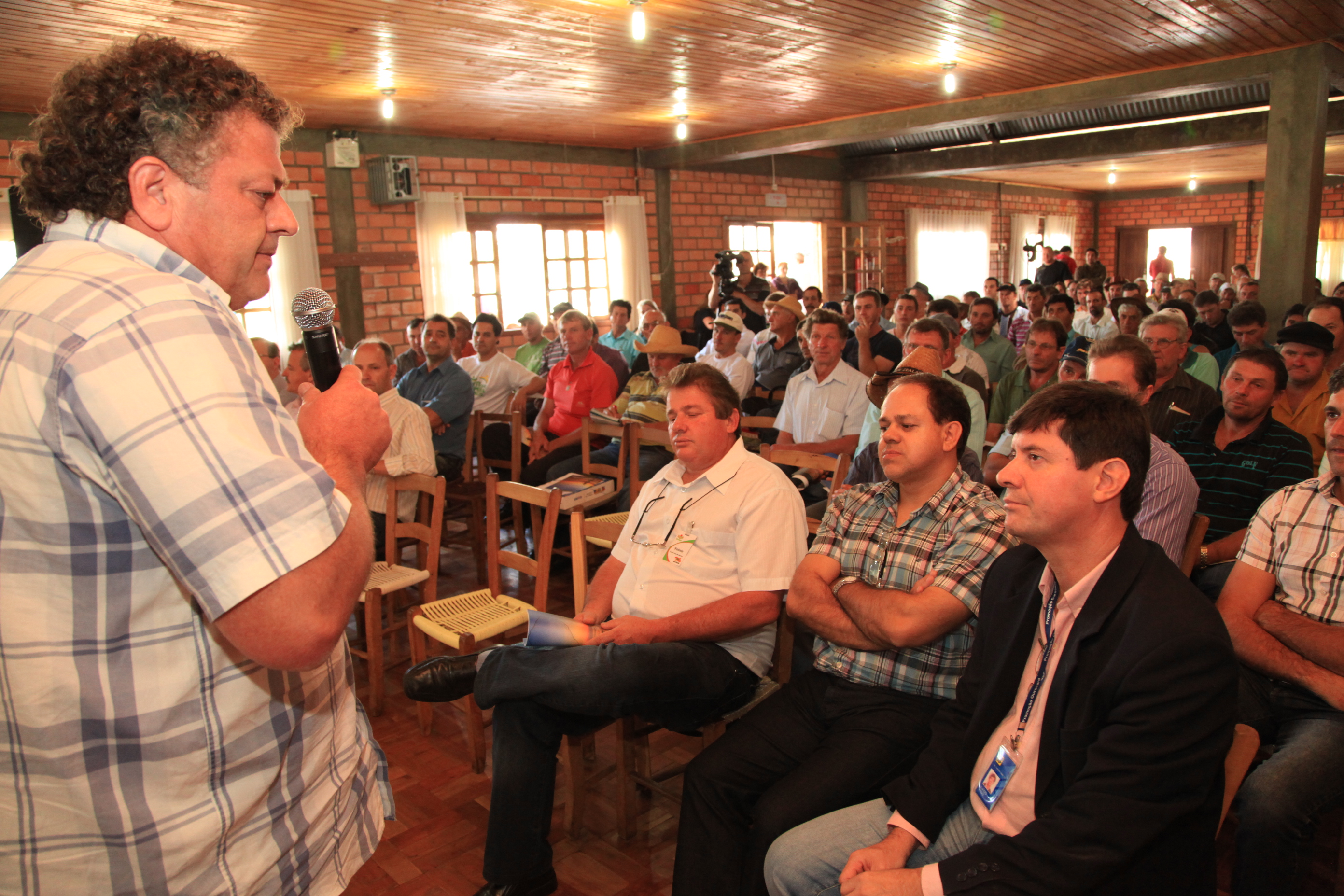 Comissão de Pesca e Aquicultura da Assembleia Legislativa realiza na cidade de São Lourenço do Oeste, o seminário regional para debater o Plano Safra Pesca e Aqüicultura. Horst Doering. Foto: Miriam Zomer