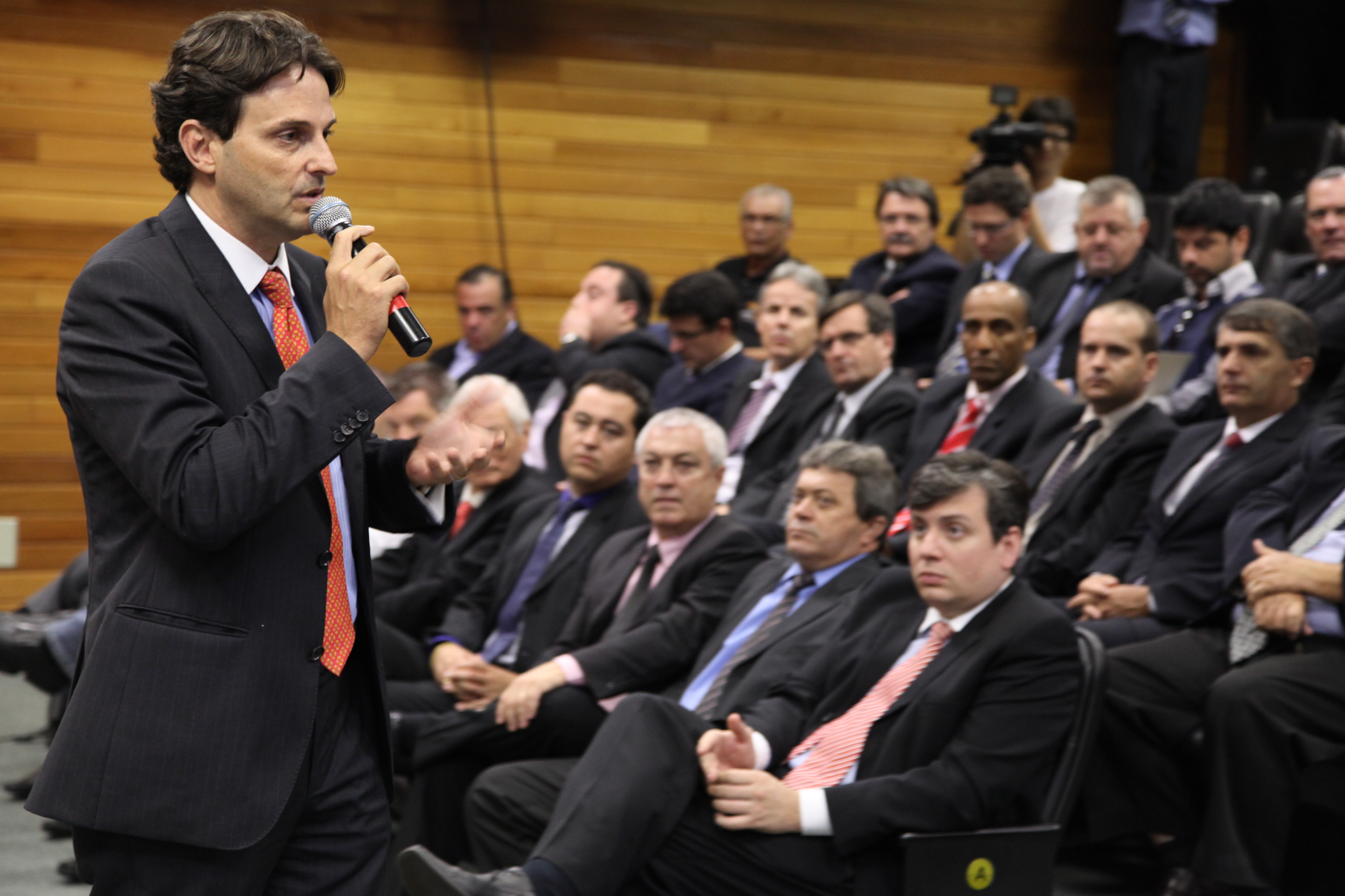 Audiência sobre o Centro de Inovação de Tubarão. Paulo Bornhausen. Foto: Miriam Zomer