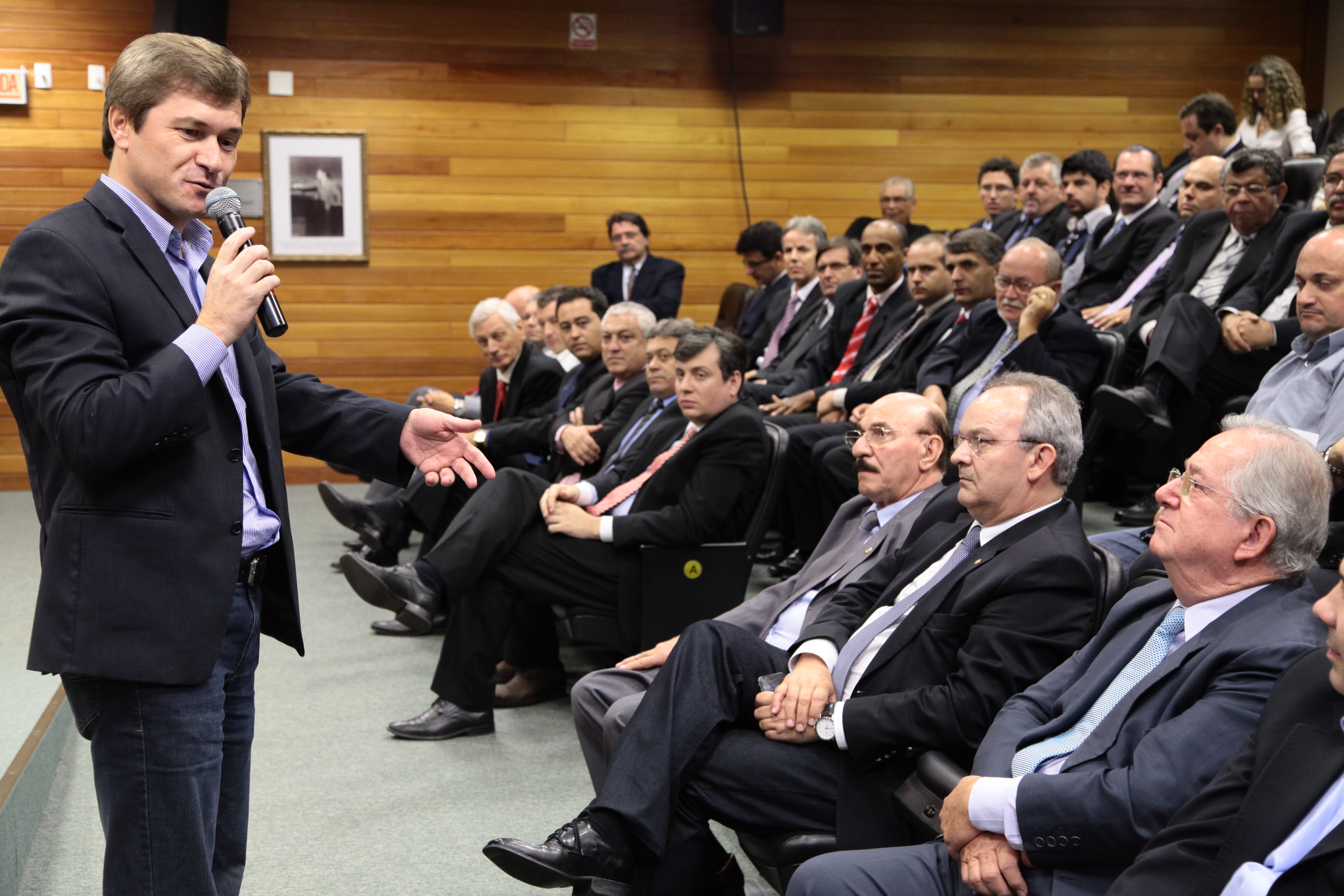 Audiência sobre o Centro de Inovação de Tubarão. Deputado José Nei Ascari. Foto: Miriam Zomer
