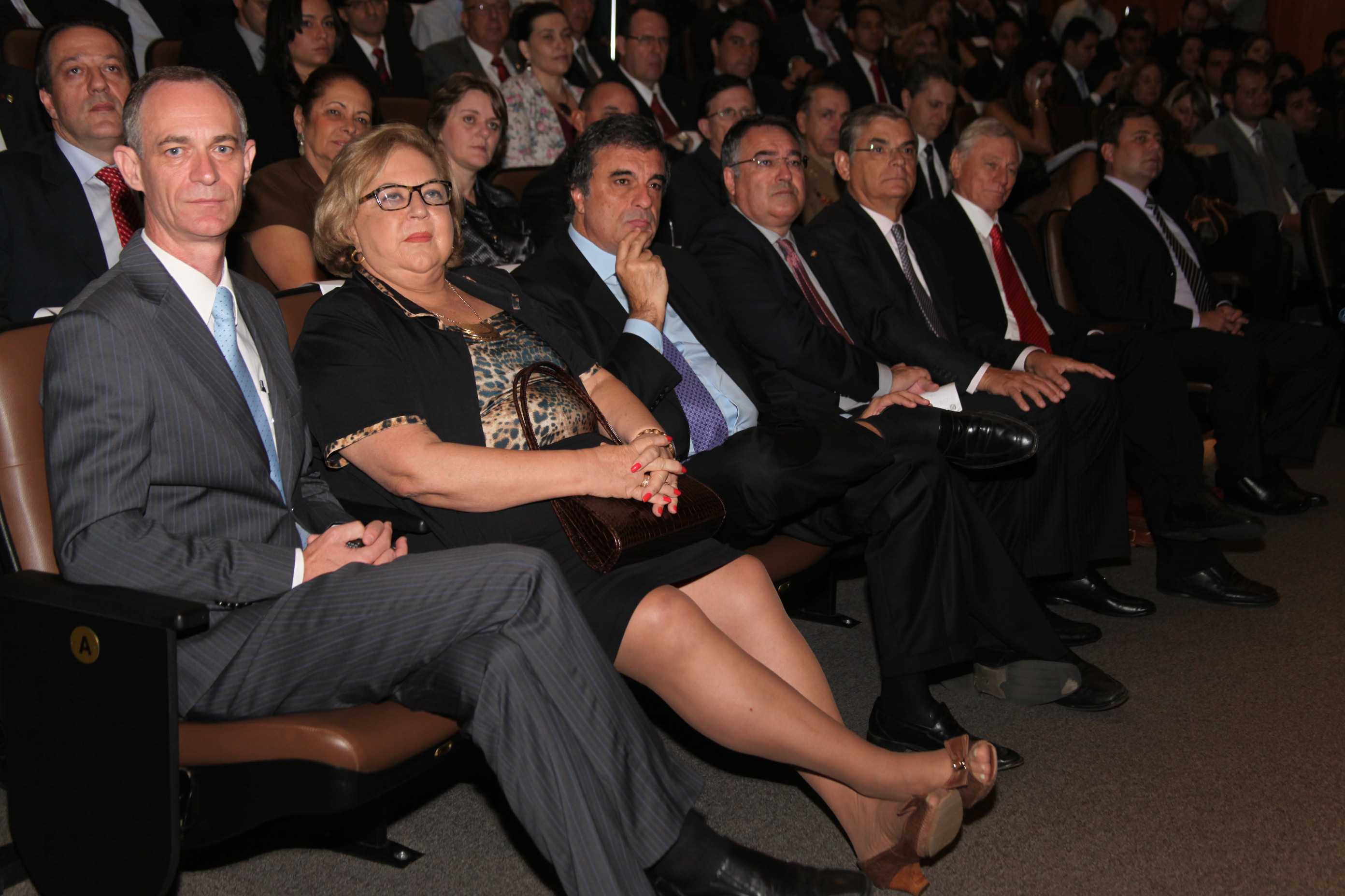 Governador Raimundo Colombo dá posse aos 40 defensores públicos de Santa Catarina. Foto: Fábio Queiroz