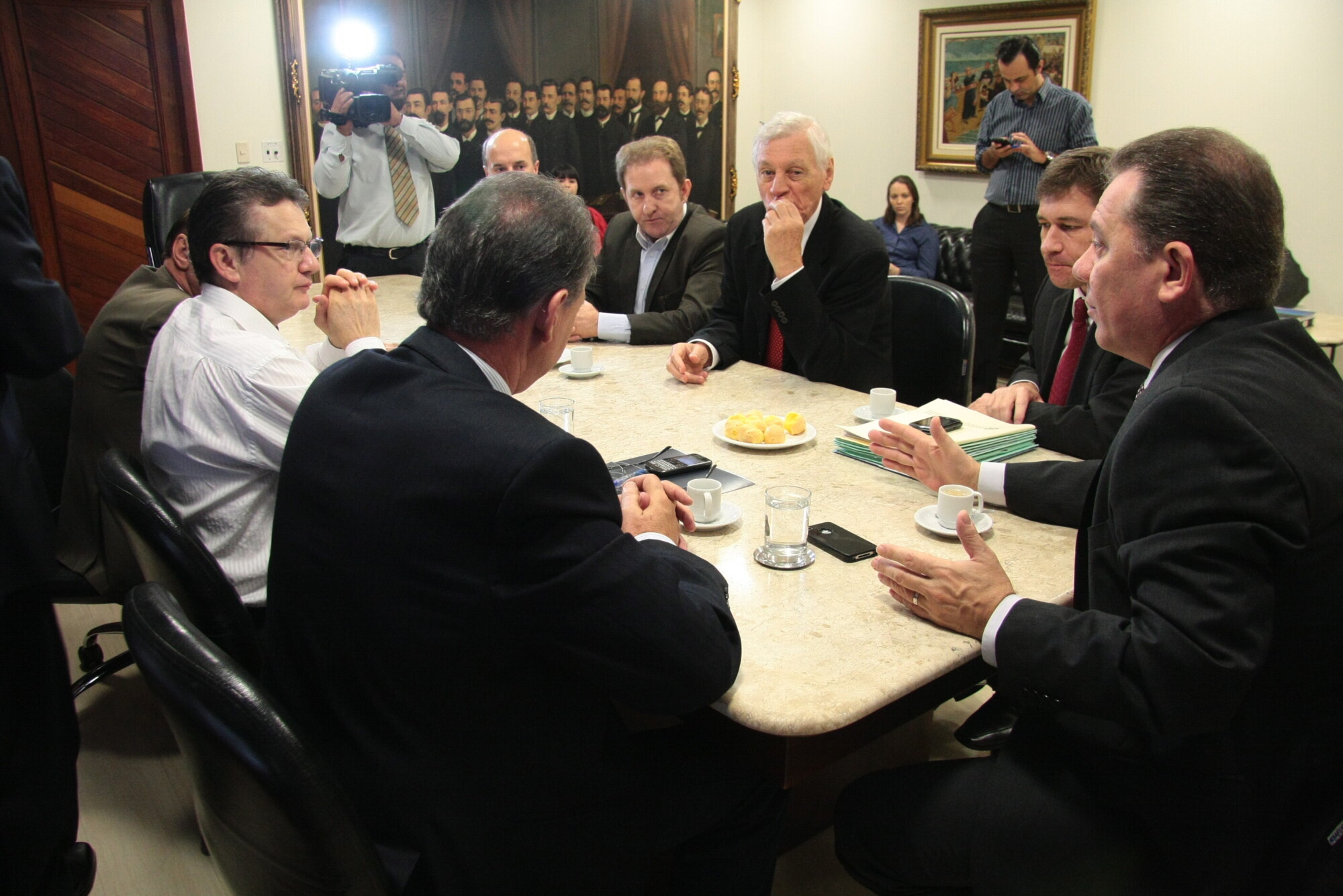 Parlamentares do Sul discutem alternativas para falta de recursos dos hospitais no estado