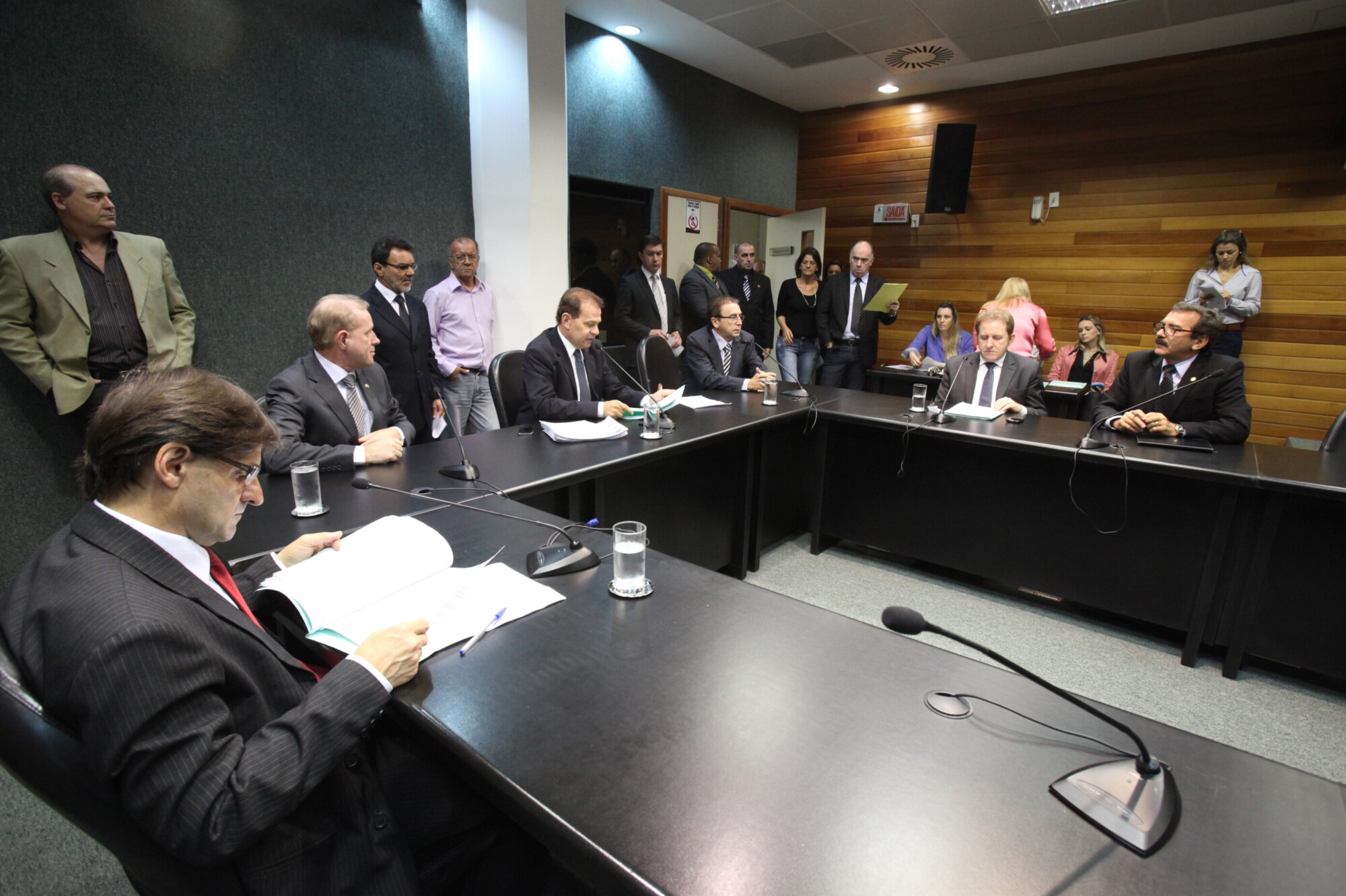 Finanças aprova calendário do orçamento regionalizado
