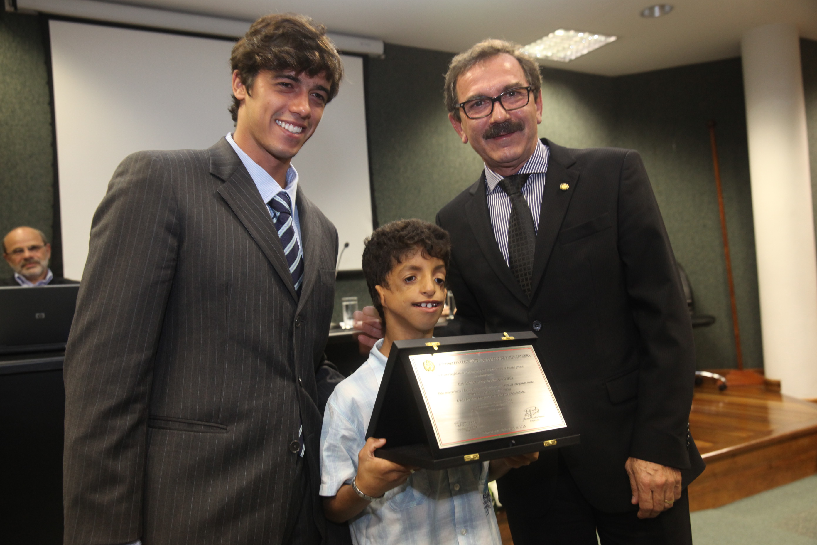 Ato Parlamentar Solene em homenagem ao odontólogo Felipe Damerau Ouriques