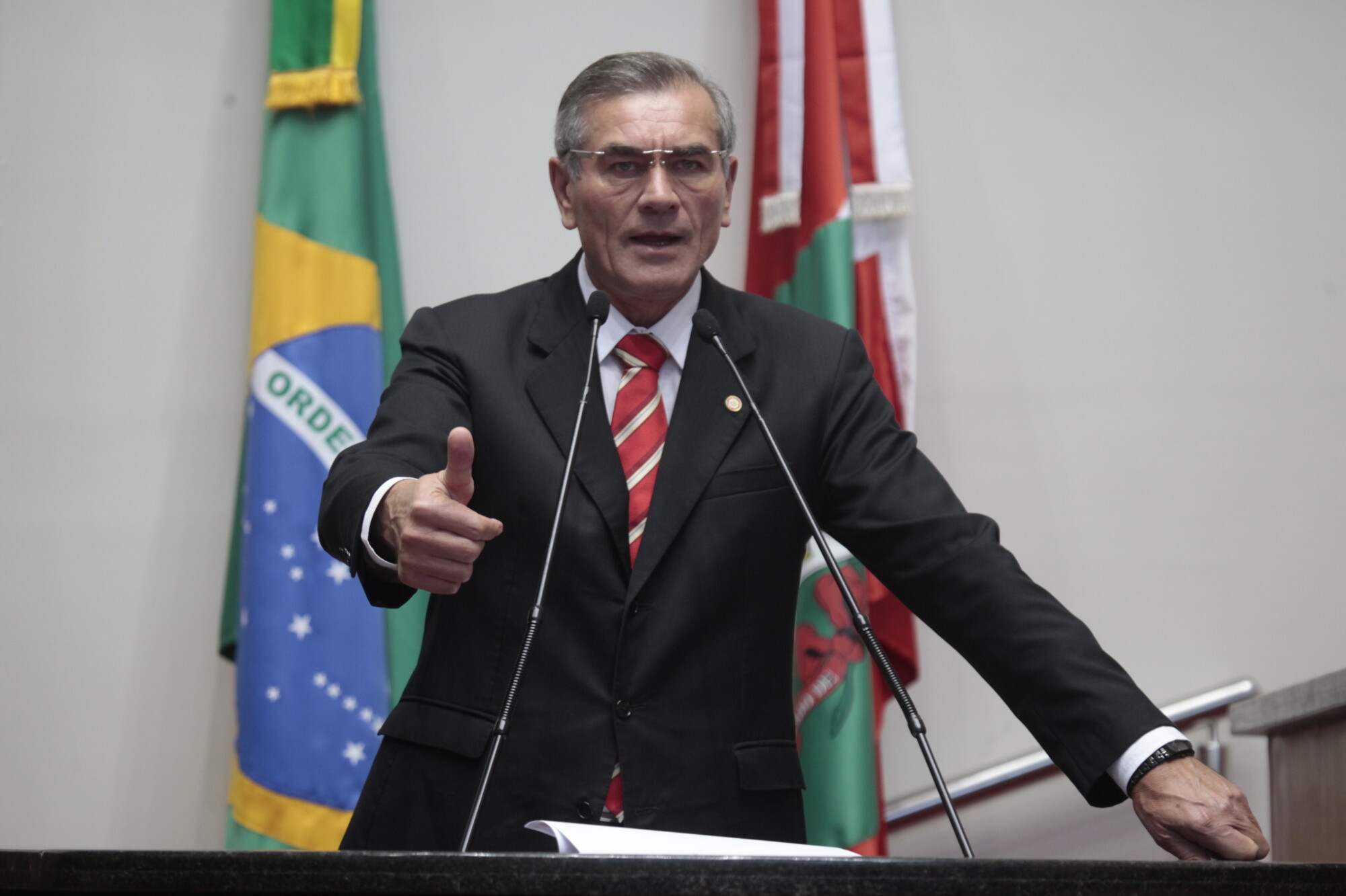 Deputados vão investigar serviço de telefonia móvel em Santa Catarina