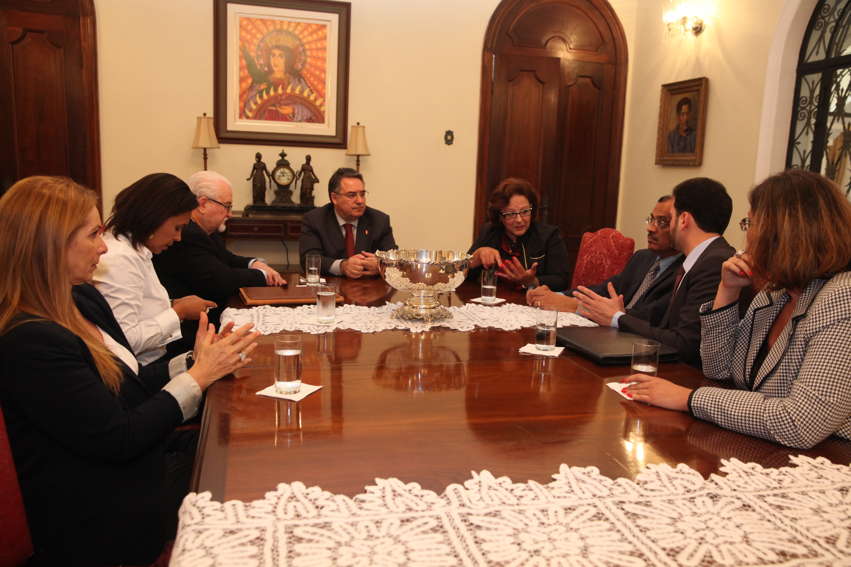 Deputada Dirce Heiderscheidt (PMDB) e o Presidente da Federação Internacional sobre o Envelhecimento Doutor Krishnamurthy Gangadharan reúnem-se com o governador de SC Raimundo Colombo.