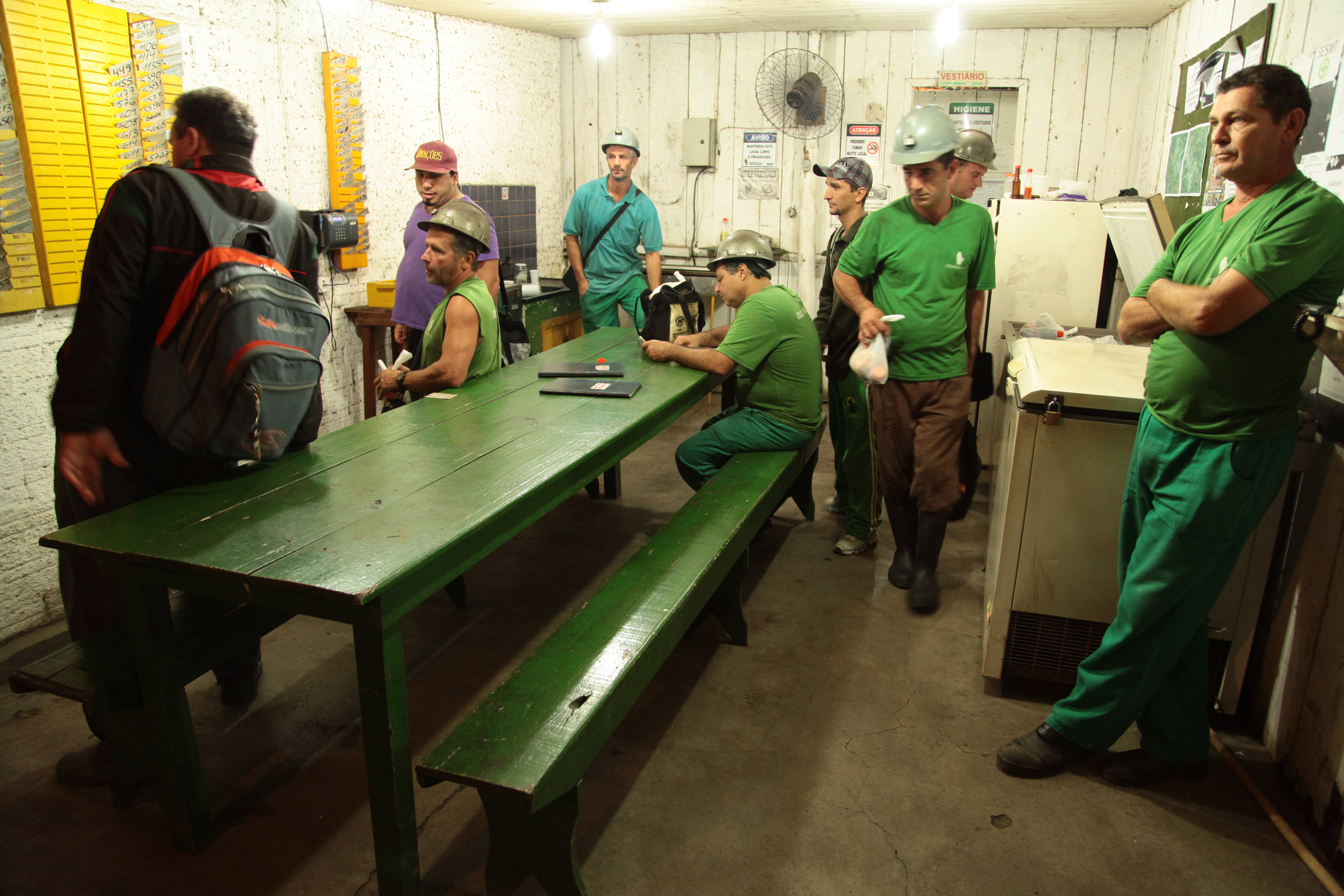 Homens do carvão a evolução no trabalho dos mineiros. Foto: Miriam Zomer
