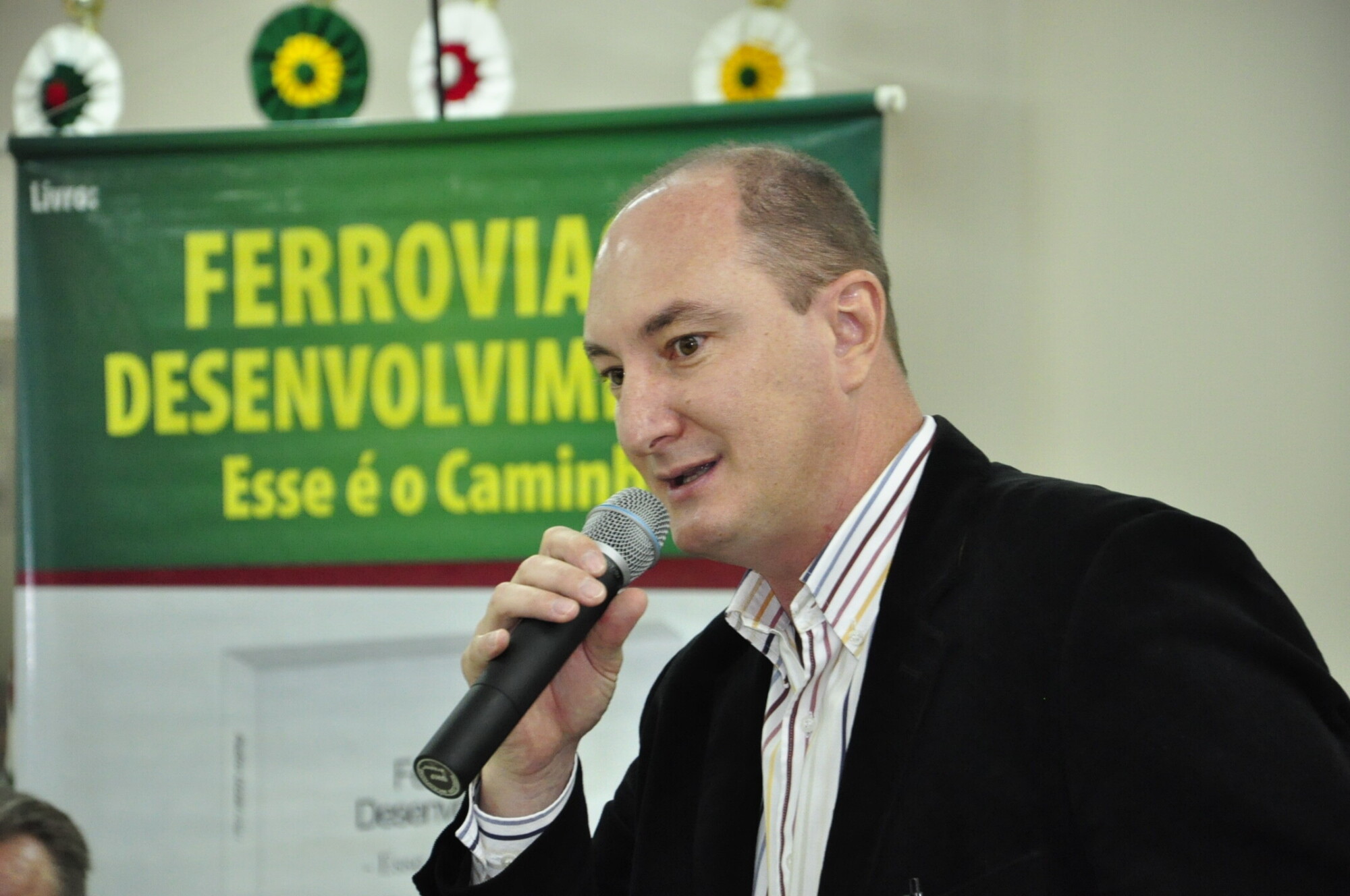 Traçado da Ferrovia da integração deve abranger todo estado, diz Mauro