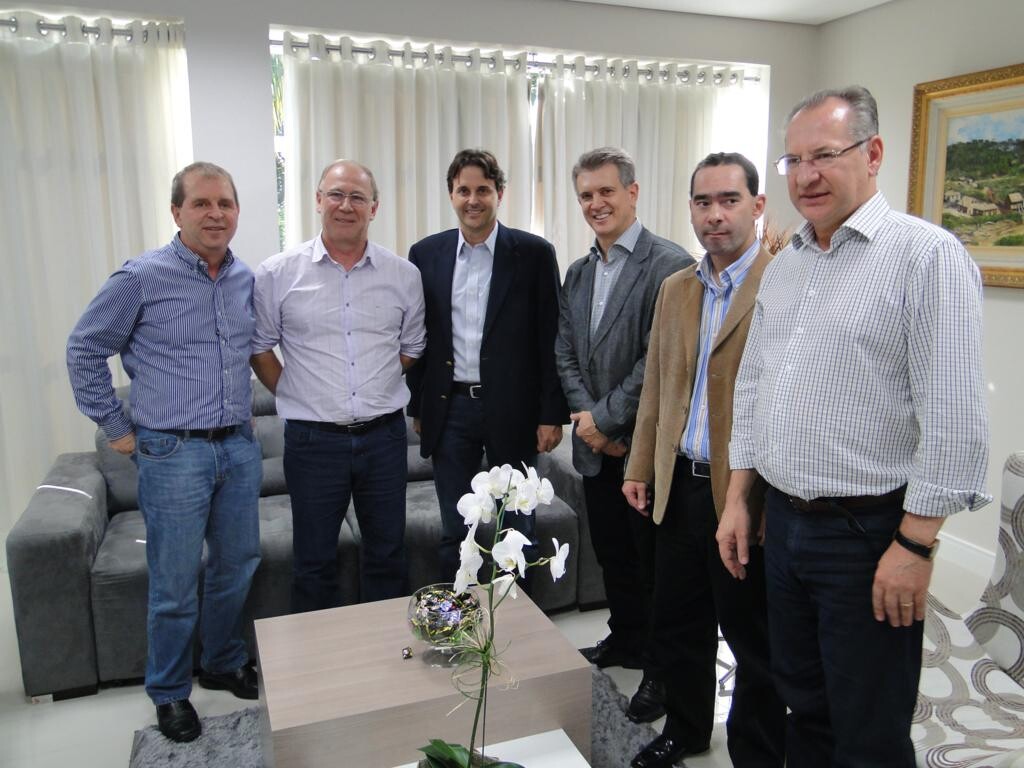 Deputado estadual Maurício Eskudlark e o deputado federal Paulinho Bornhausene na prefeitura de São Miguel do Oeste