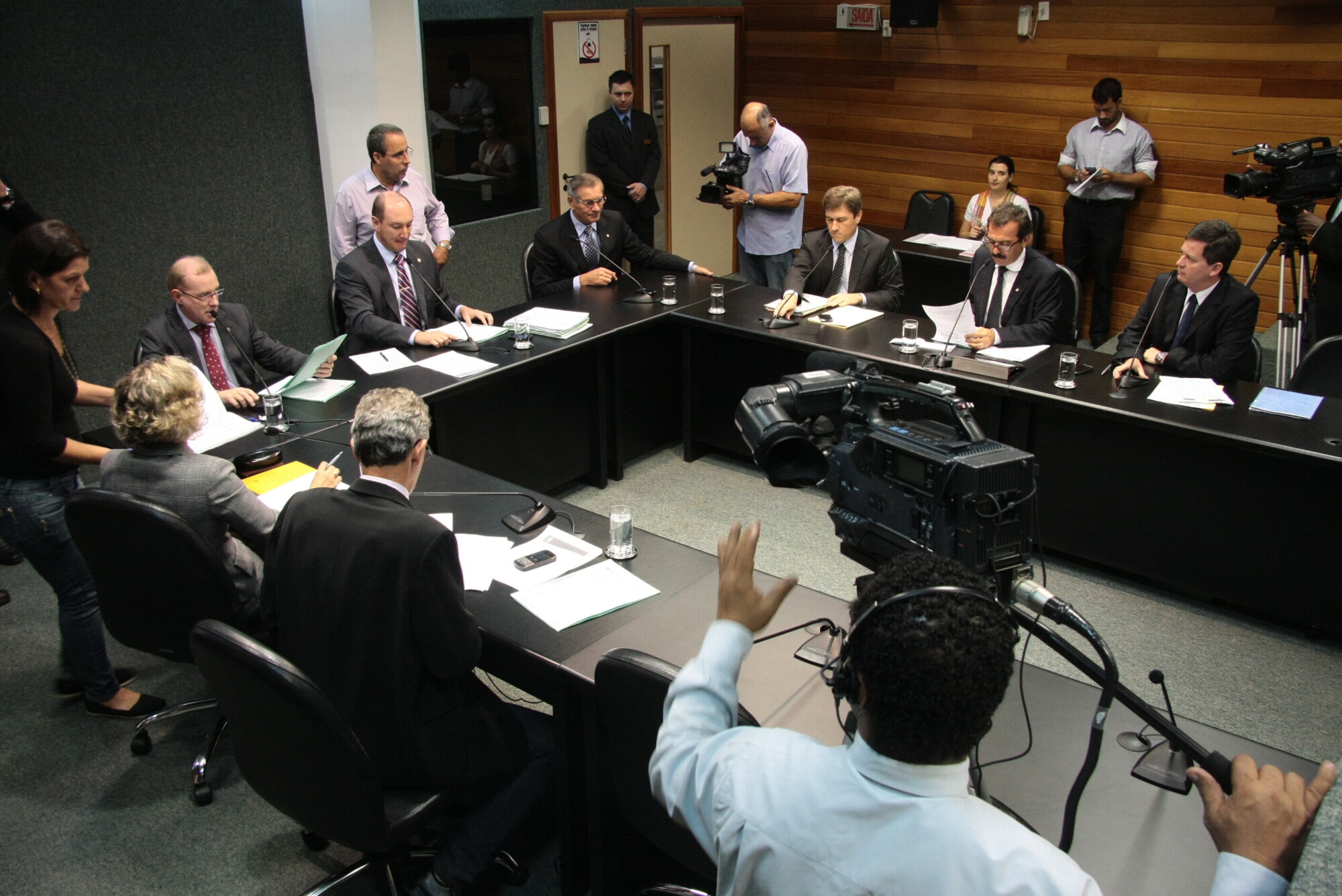 Regime diferenciado de contratações será votado terça-feira na CCJ