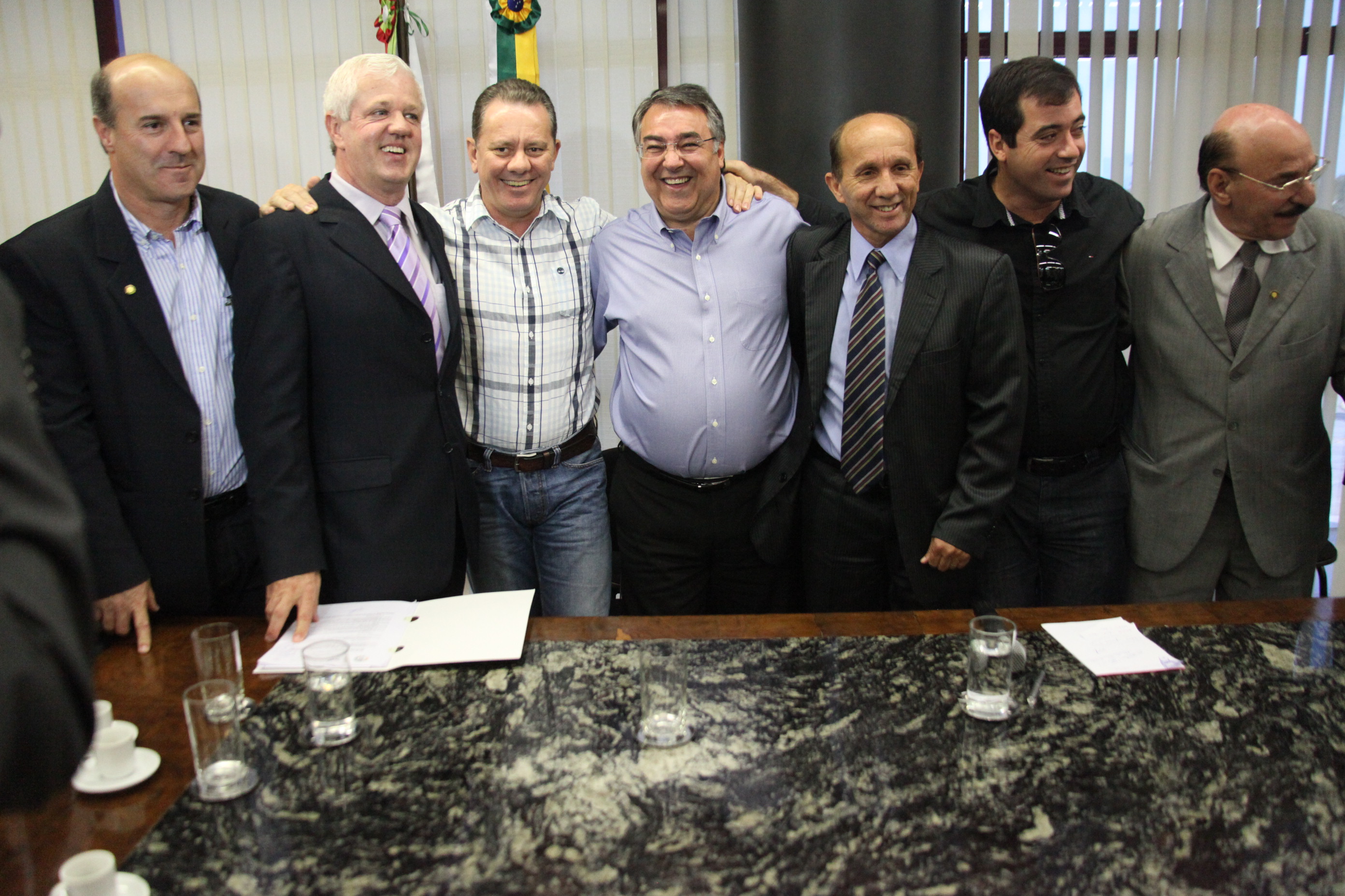 Reunião com o Governador no Centro Administrativo sobre o Desassoriamento da Barra do Camacho. Foto: Fábio Queiroz