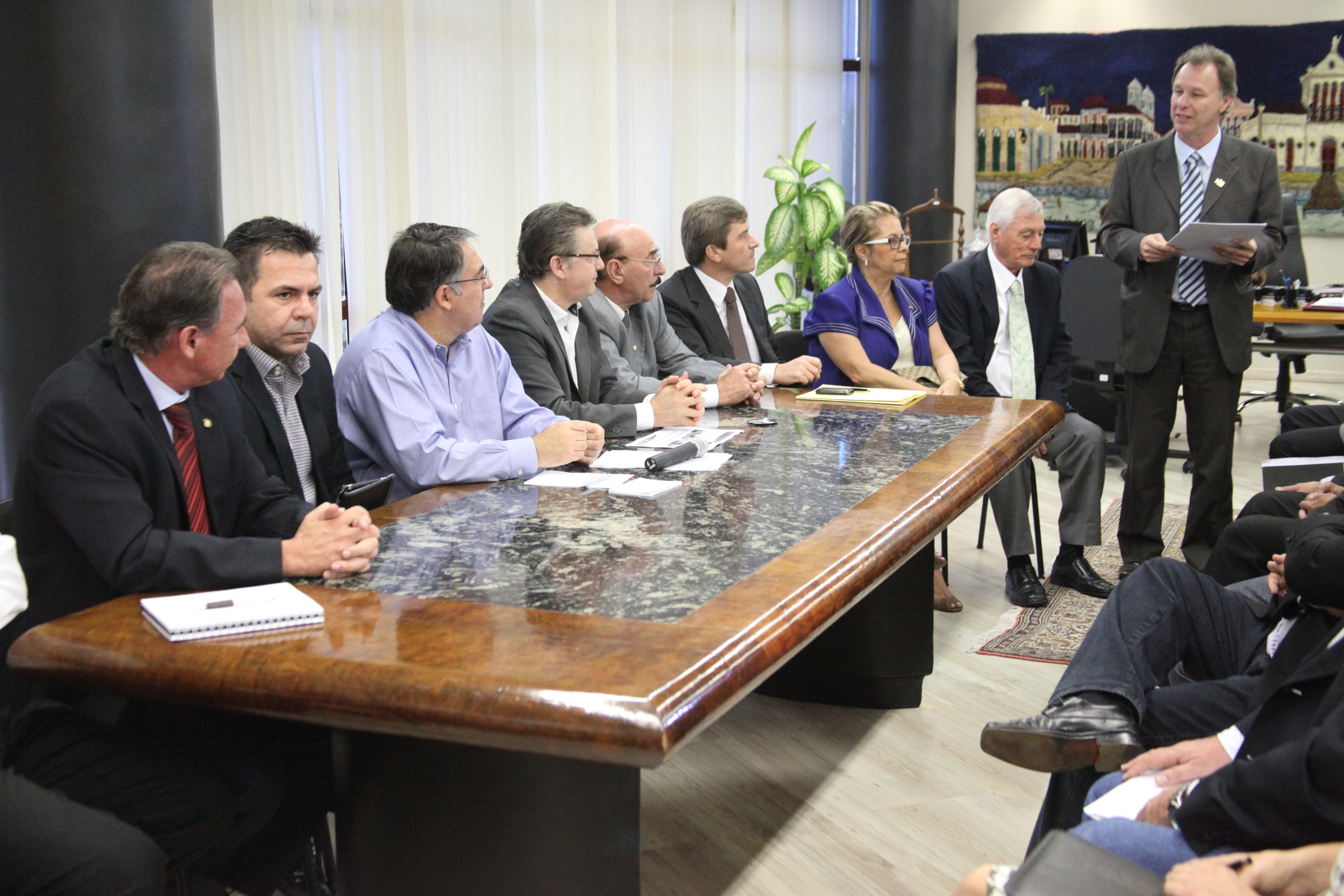 Reunião com o Governador no Centro Administrativo, sobre os problemas enfrentados pela fundação hospitalar São Donato. Foto: Fábio Queiroz
